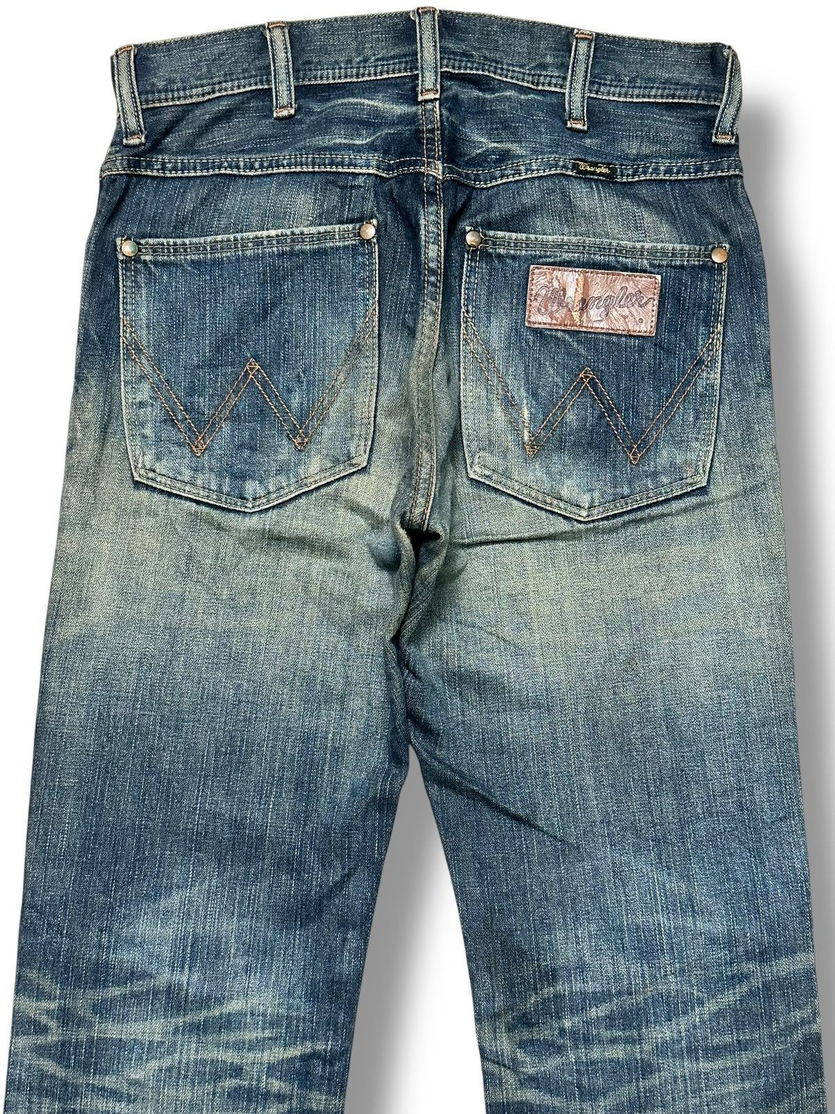 Wrangler Wrangler Vintage Rare Drop Design With Flare and Faded Wash Size US 31 - 4 Thumbnail