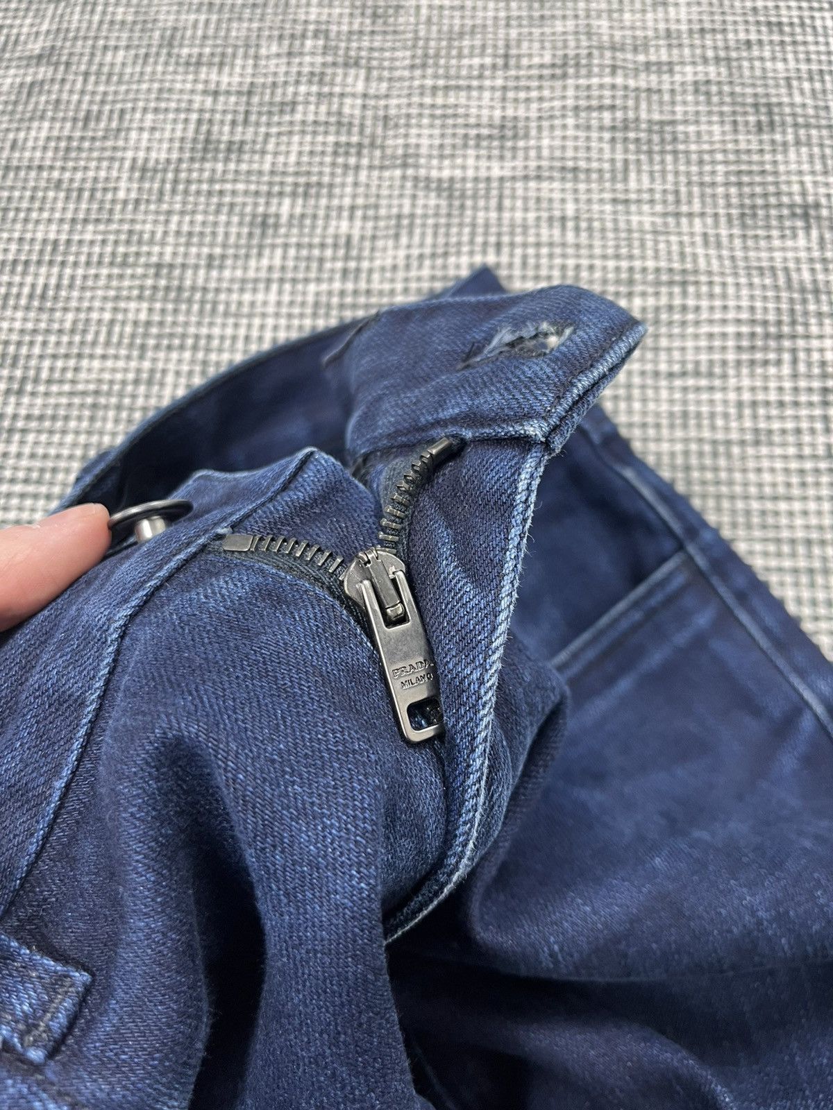 Prada 2017 Prada slim jeans nice washed indigo back tab logo Size US 30 / EU 46 - 7 Thumbnail