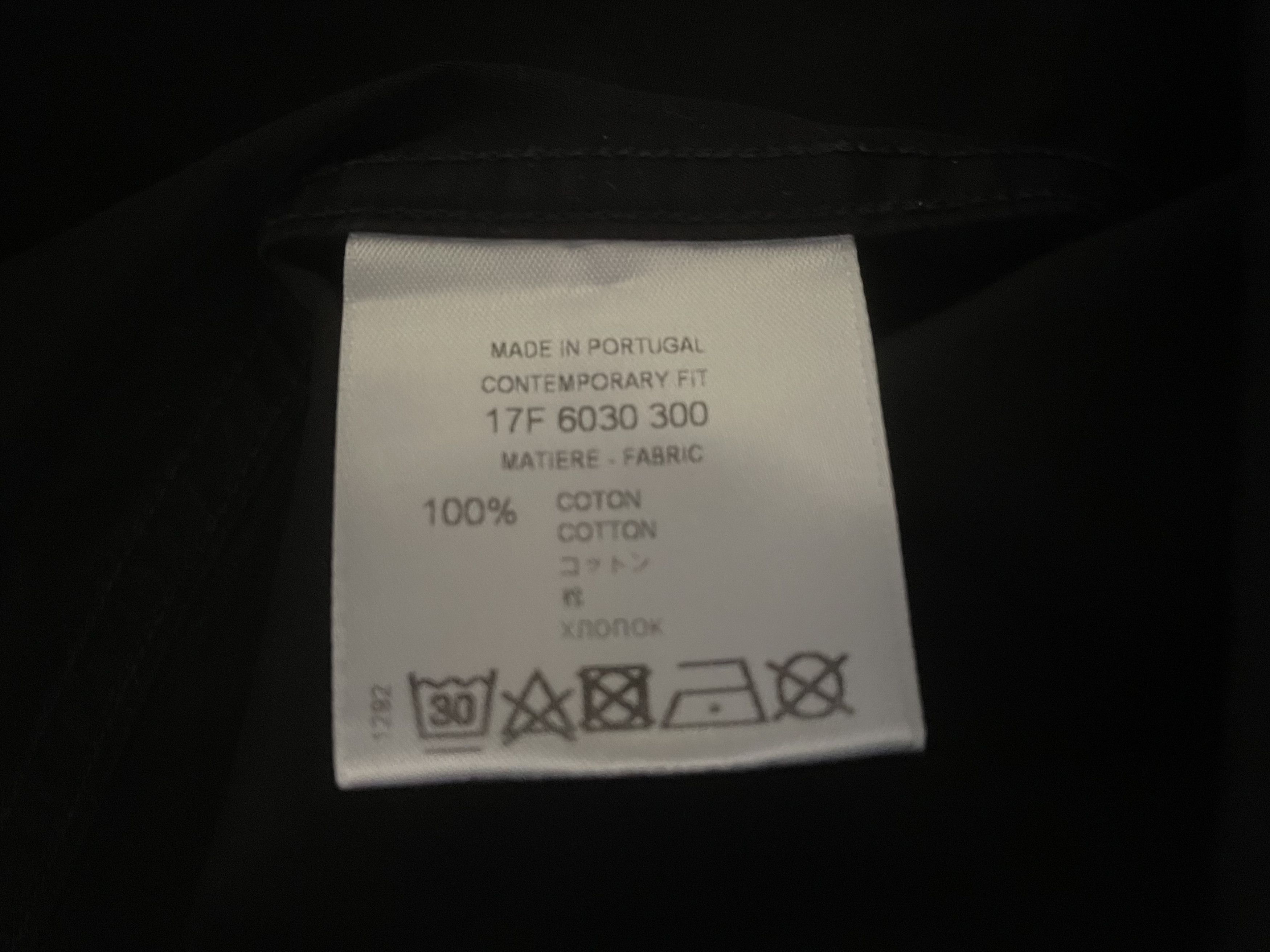 Givenchy Givenchy men's black shark shirt size 39 Size US M / EU 48-50 / 2 - 7 Thumbnail