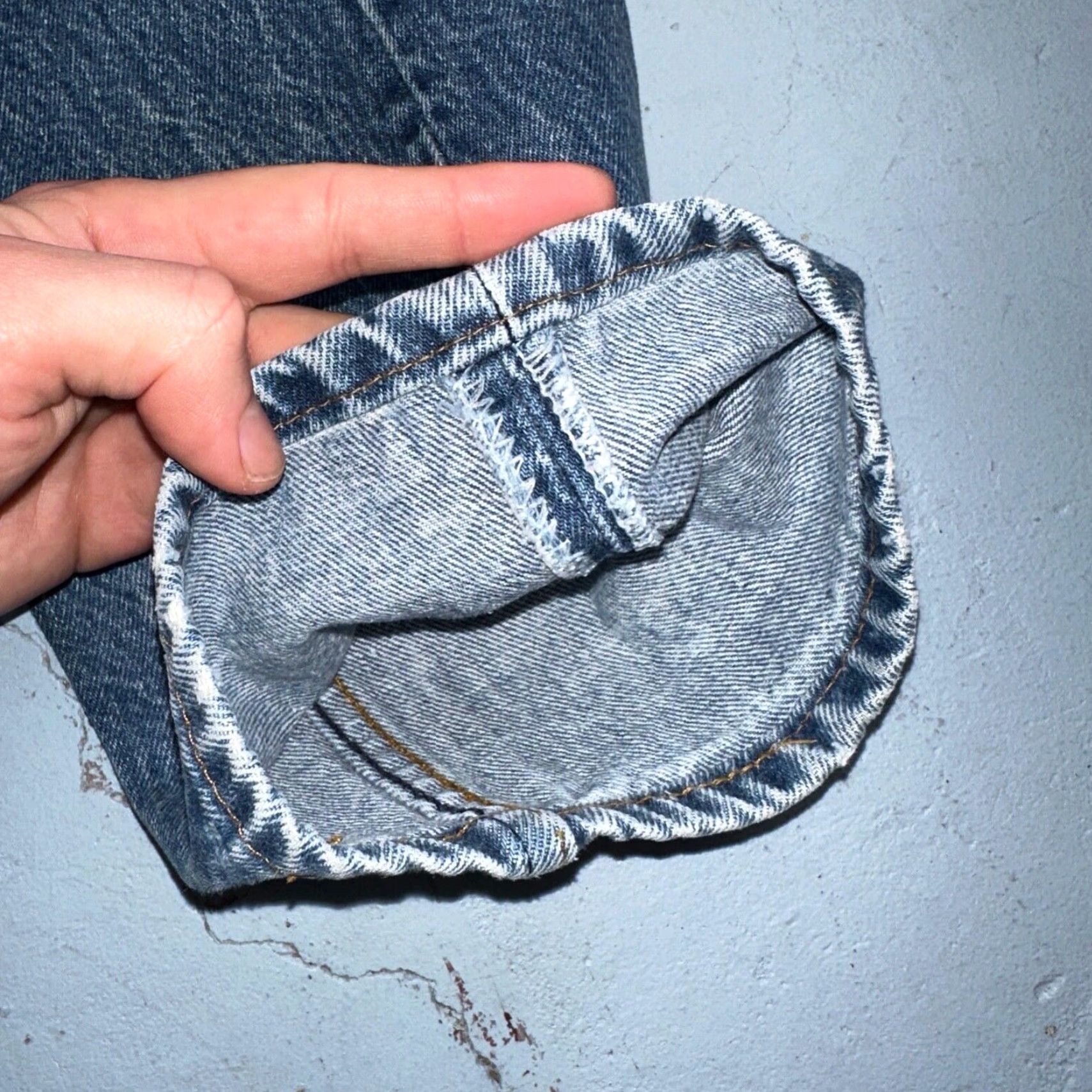 Levi's VINTAGE Levi's 501 Jeans 31x32 Light Wash Straight Leg Classic Mid Rise Men's 80s Blue Size US 31 - 4 Thumbnail