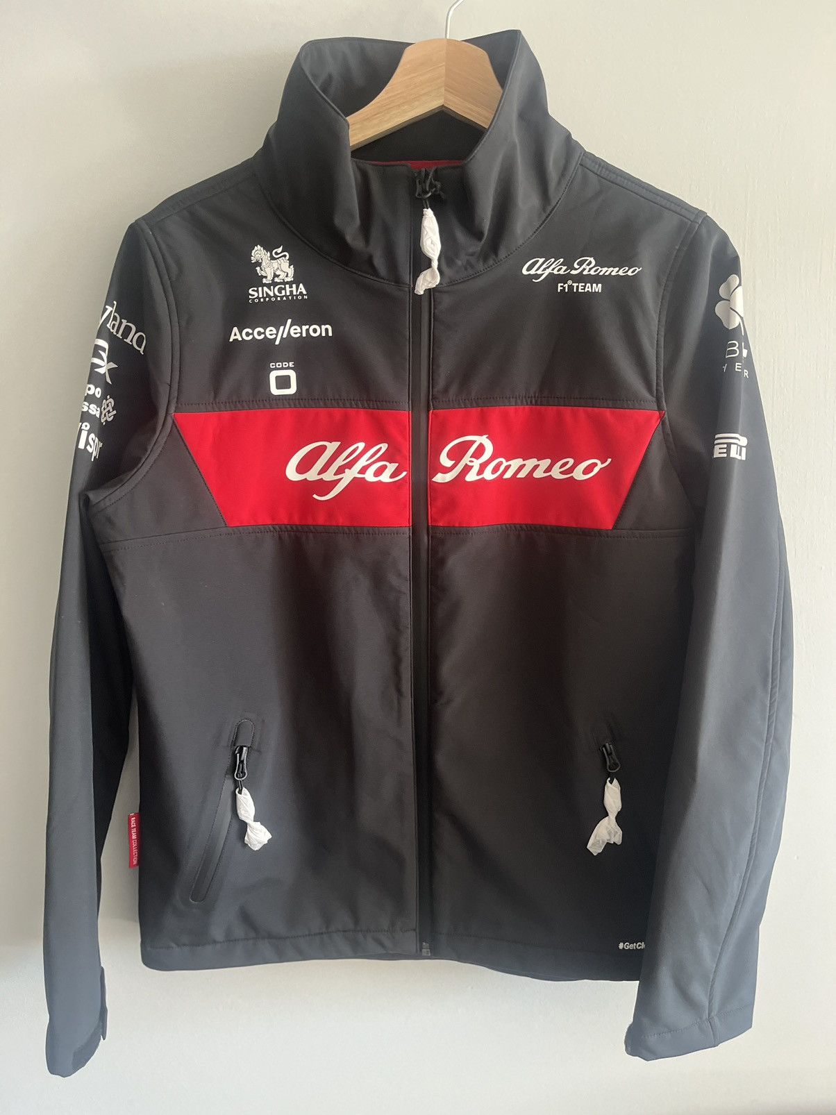 Formula 1 F1 Alfa Romeo Jacket Size M / US 6-8 / IT 42-44 - 1 Thumbnail