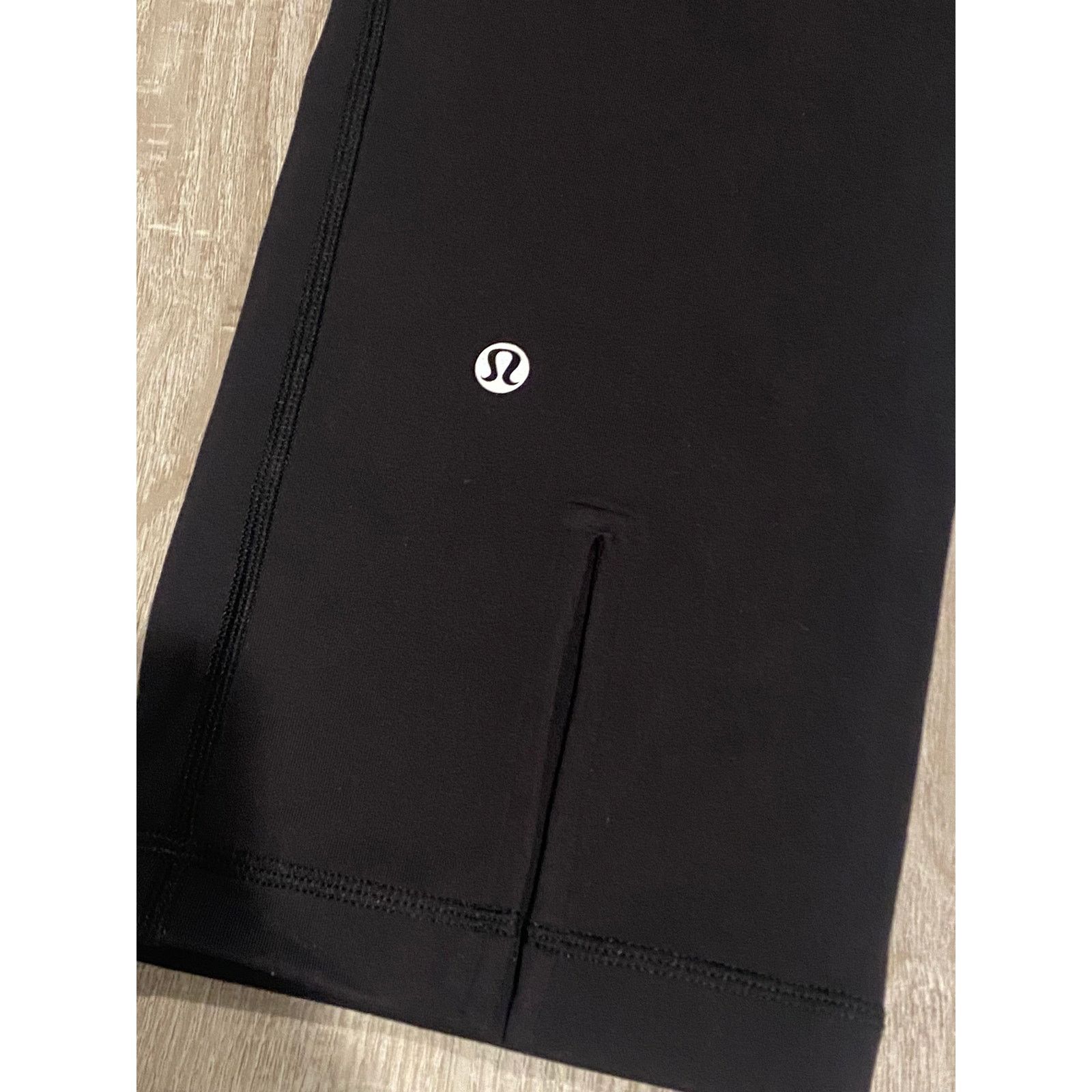 Lululemon Lululemon Womens Cropped Leggings excellent condition Size 28" / US 6 / IT 42 - 6 Thumbnail