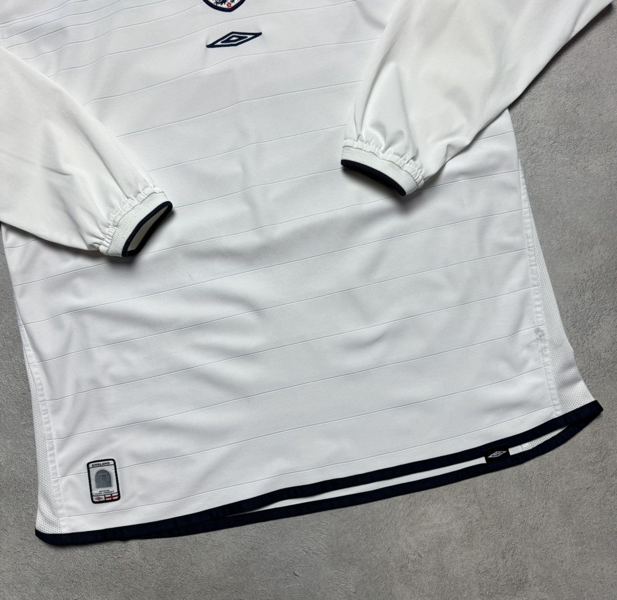 Umbro England 2003 2005 Home Shirt Soccer Jersey Long Sleeve Umbro Size US L / EU 52-54 / 3 - 6 Thumbnail