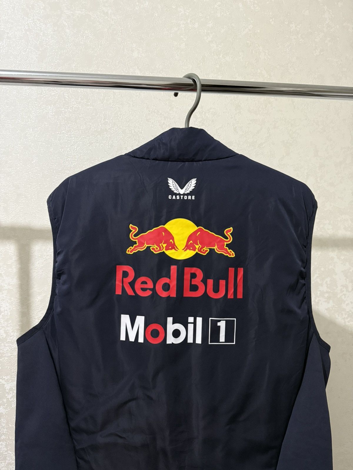 Red Bull RED BULL RACING CASTORE FORMULA1 VEST SLEEVELESS 2024 HONDA Size US M / EU 48-50 / 2 - 10 Thumbnail