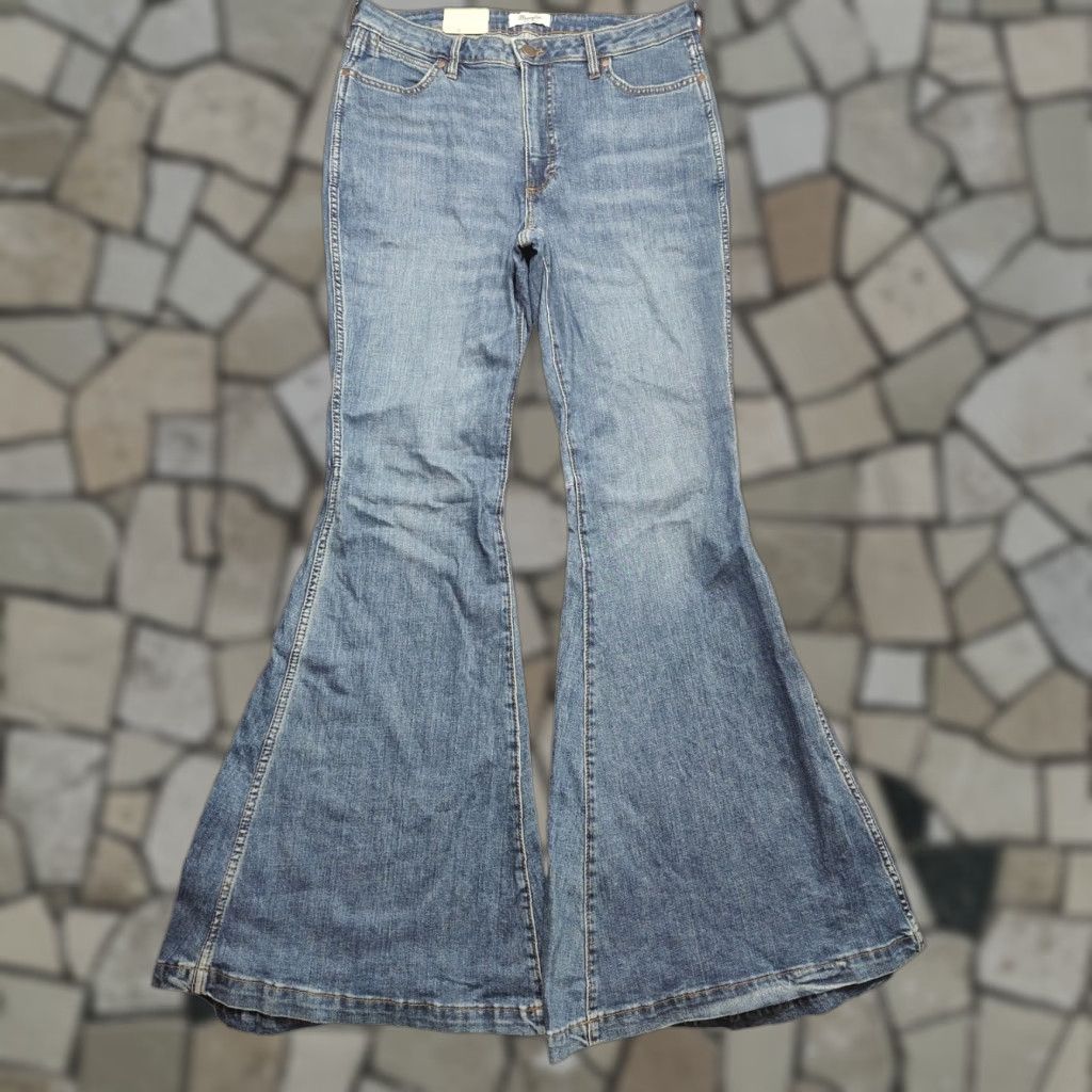 Wrangler NWT Wrangler Bailey High Rise Retro Flare Jeans Denim Western Womens Tag 31x36 Size 24" / US 00 / IT 34 - 1 Thumbnail