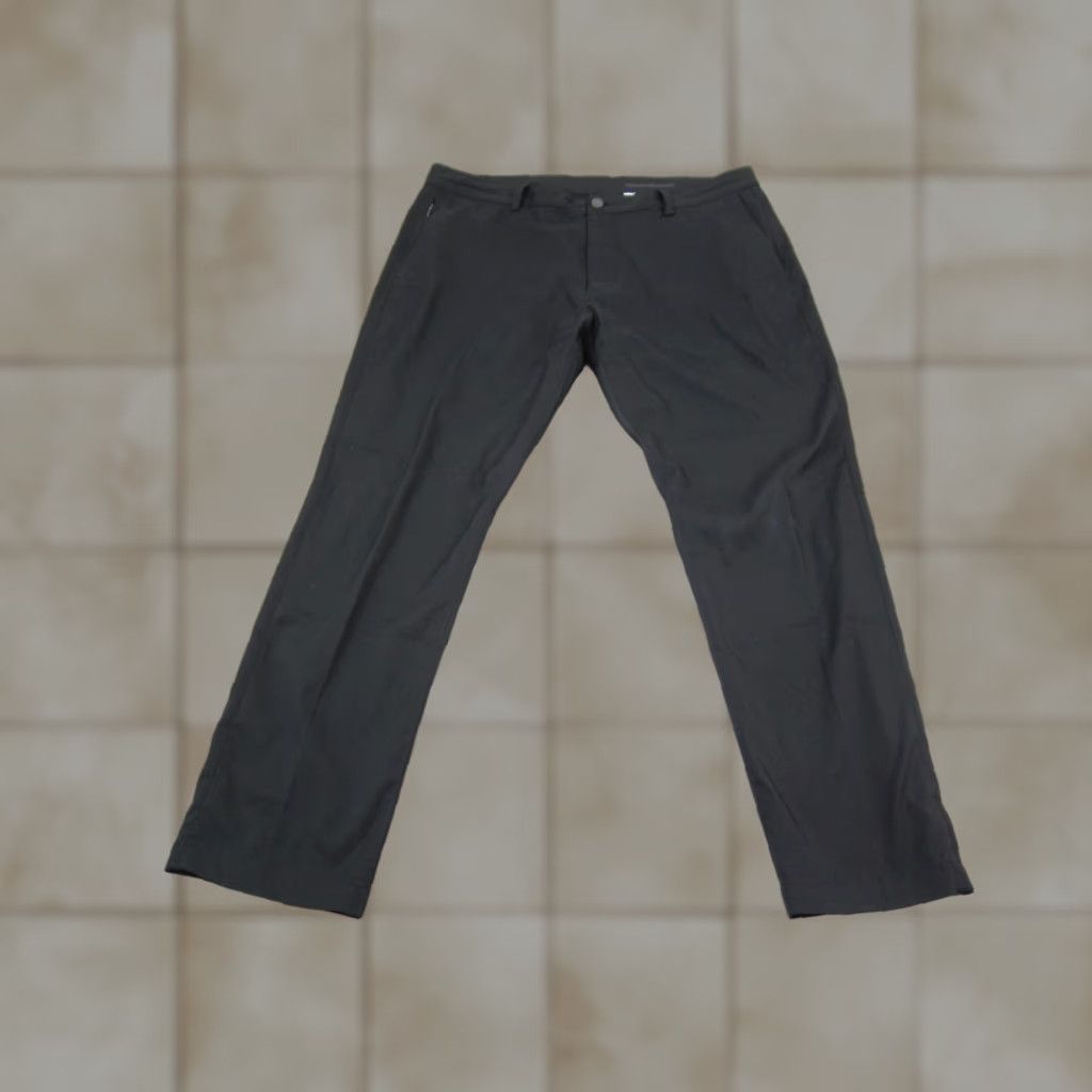 Tommy Bahama Tommy Bahama Pants Mens 38x32 Black Chino Flat Front Regular Straight Size 38 Black - Tommy Bahama Pants - Chino - Flat Front - 38x32 - Black - Mens Size US 38 / EU 54 - 1 Thumbnail