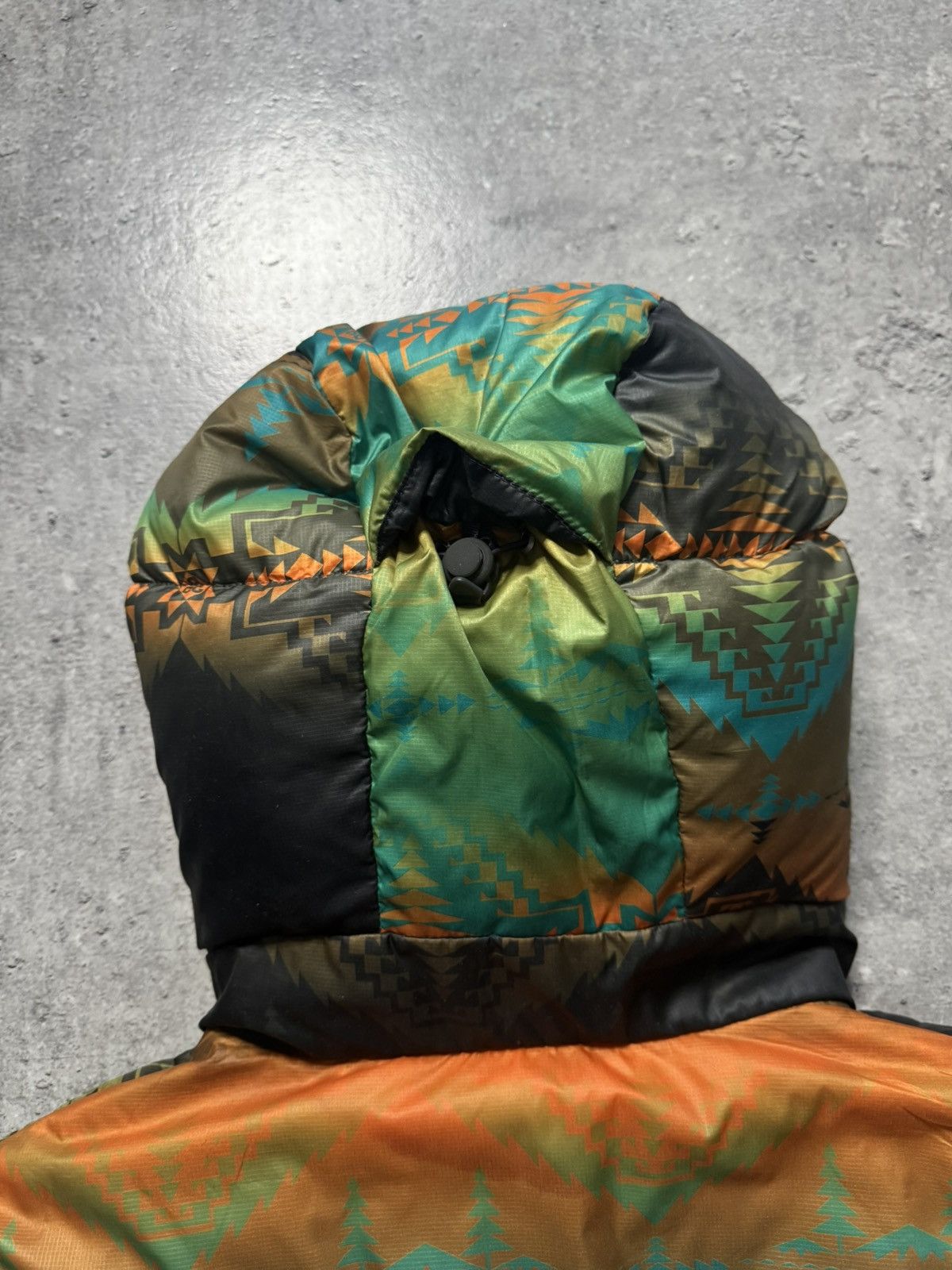 Nike ACG Vintage Nike ACG x Pendleton Native Print Puffer Down Jacket Size US L / EU 52-54 / 3 - 9 Thumbnail