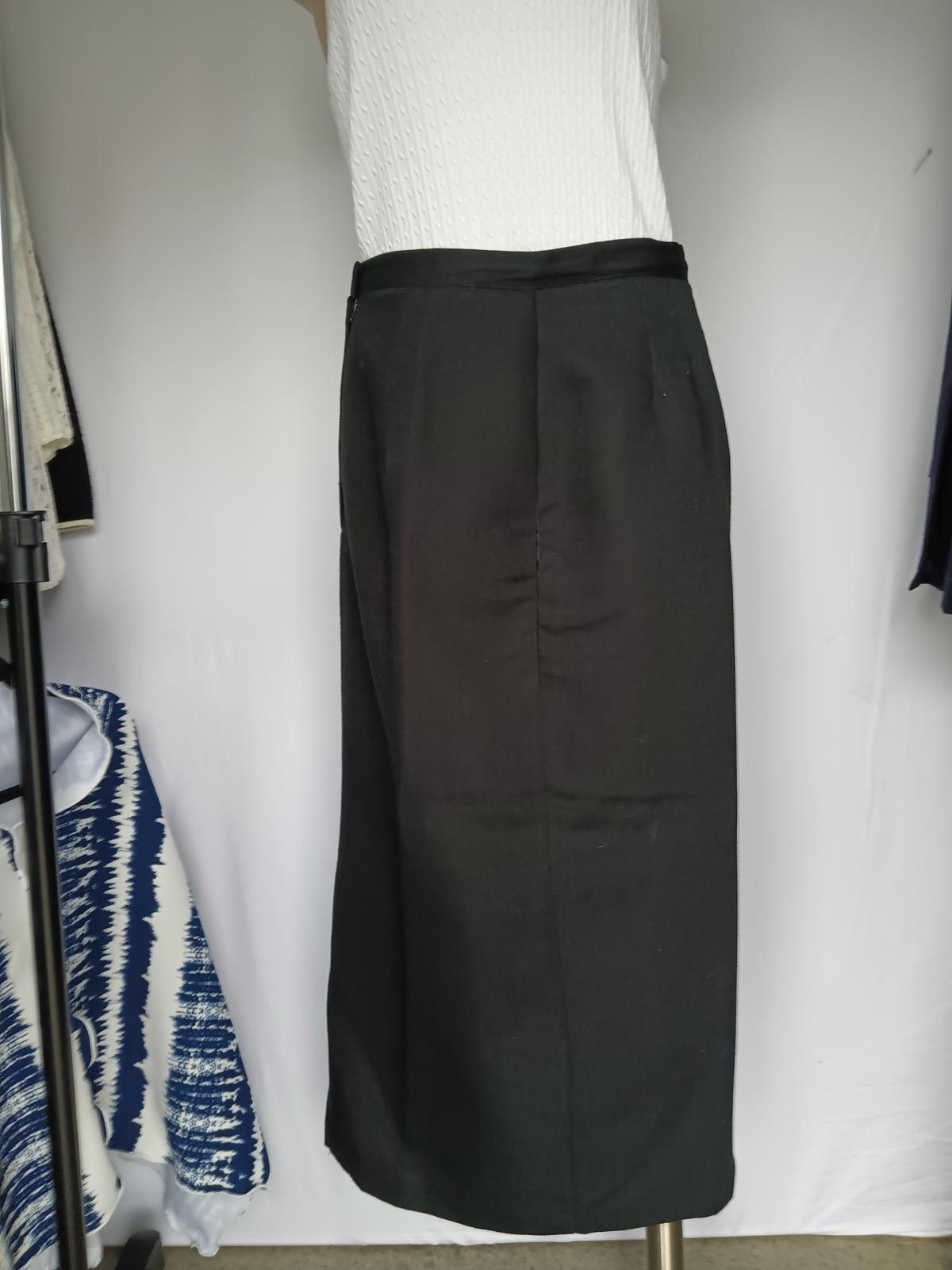 Designer Elegant Black Maxi Skirt by Simon Ellis - Size 12 Size 34" / US 12 / IT 48 - 1 Thumbnail