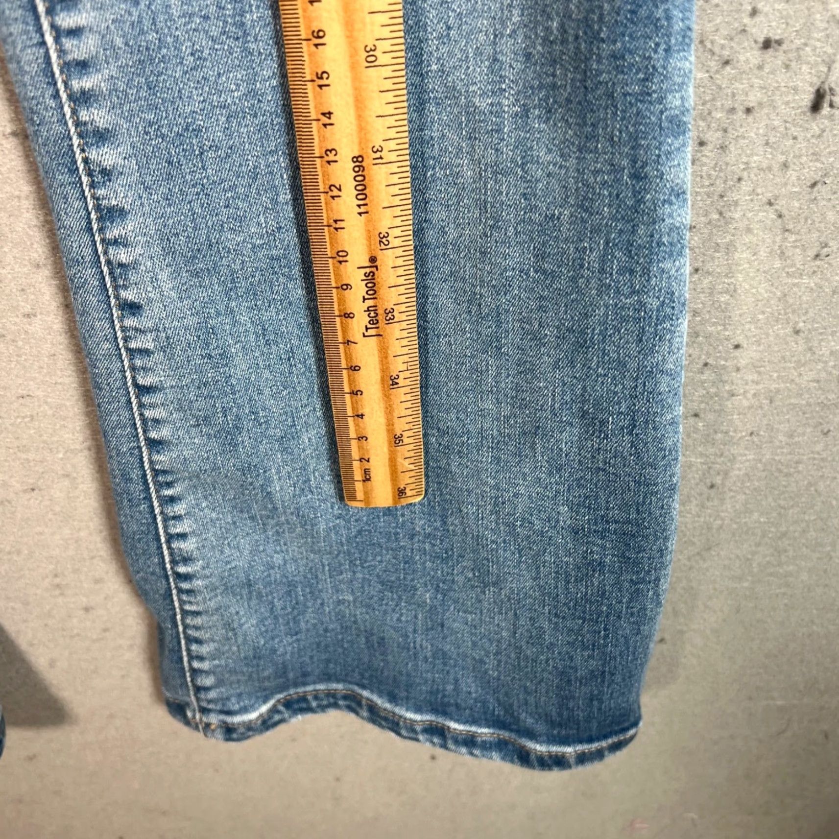 Garage VINTAGE Garage Jeans Flared High Waisted Womens Size 3 Light Blue Denim 30 In Inseam Blue Cotton Blend Size 26" / US 2 / IT 38 - 6 Thumbnail