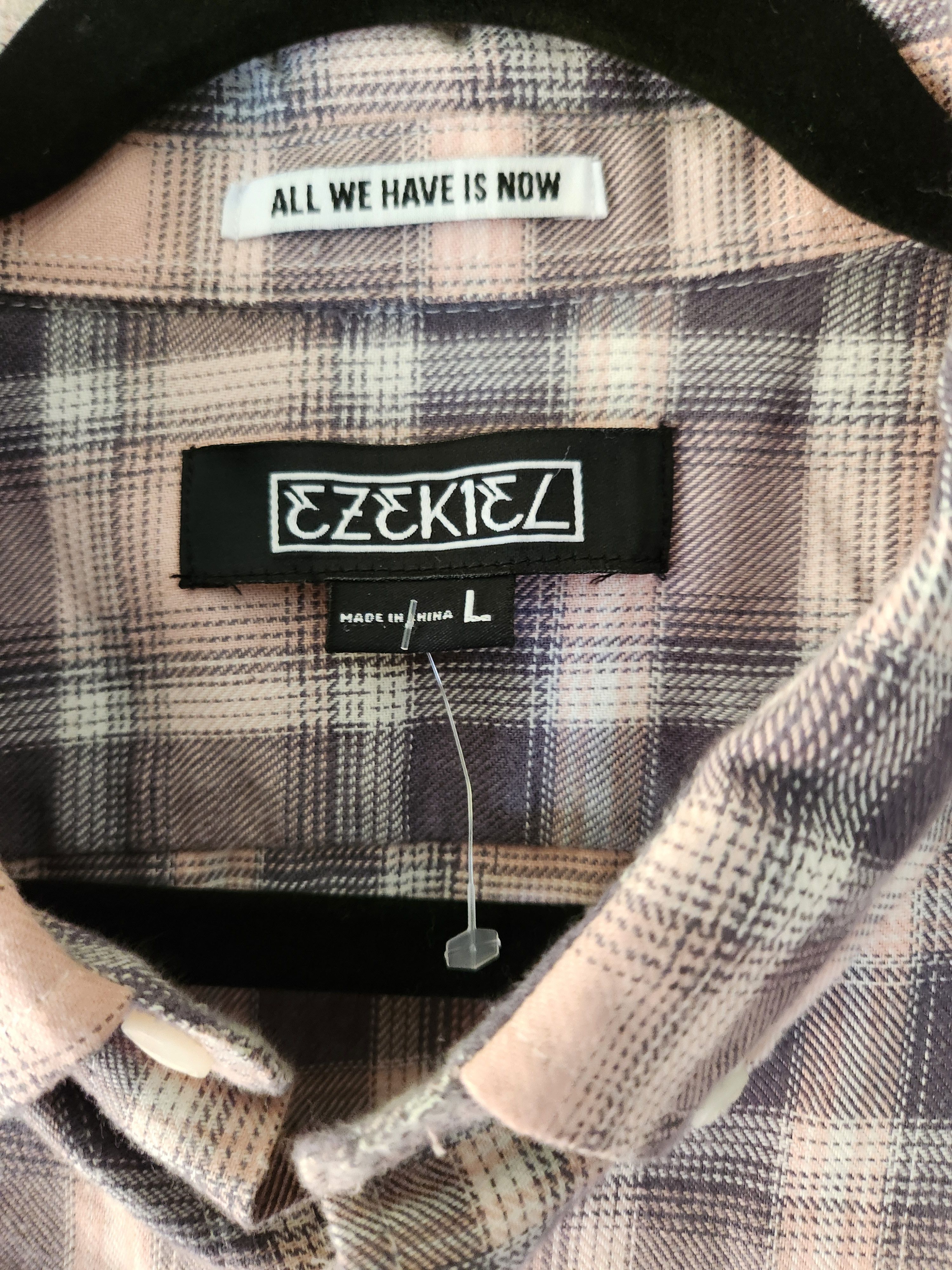 Ezekiel NWT Button Front Short Sleeve Shirt Size US L / EU 52-54 / 3 - 4 Thumbnail