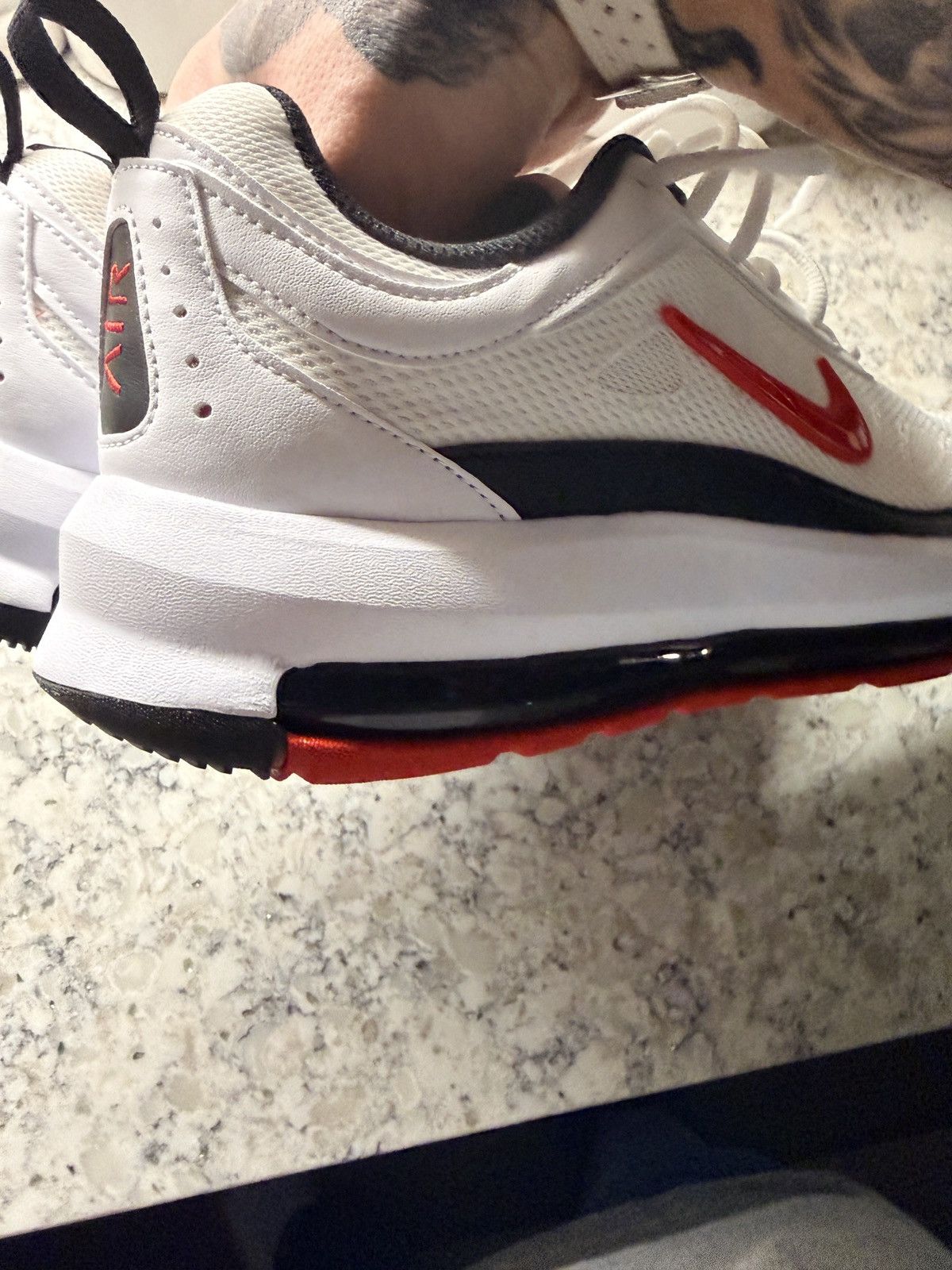 Nike Nike Air Max AP 'White University Red' Size US 11 / EU 44 - 9 Thumbnail
