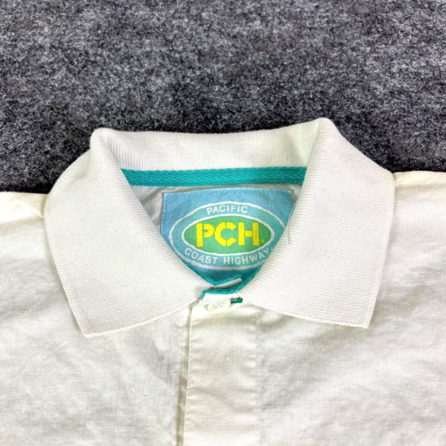 Vintage VINTAGE PCH Pacific Coast Highway Shirt White Blue Mens Size XS 90s Alice in Wonderland Graphic Print Button-Up Short Sleeve Collared 14 35 in Size US XS / EU 42 / 0 - 7 Thumbnail