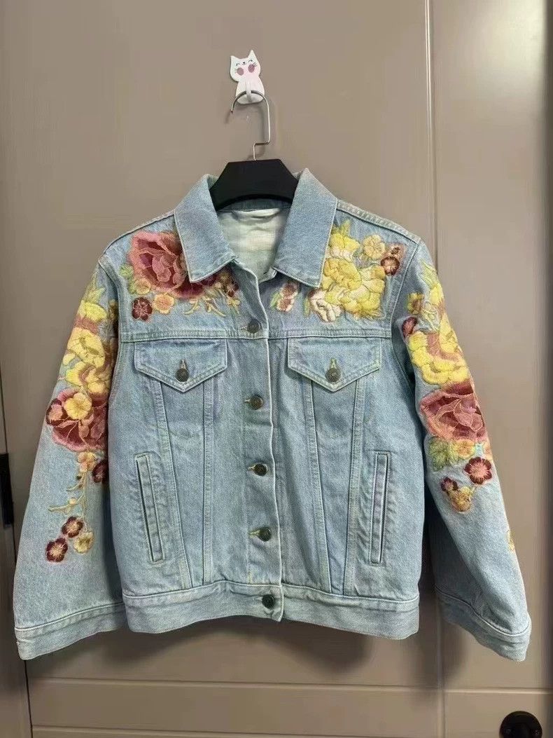 Gucci Gucci The logo behind the floral pattern makes an old denim Size US XXS / EU 40 - 1 Thumbnail