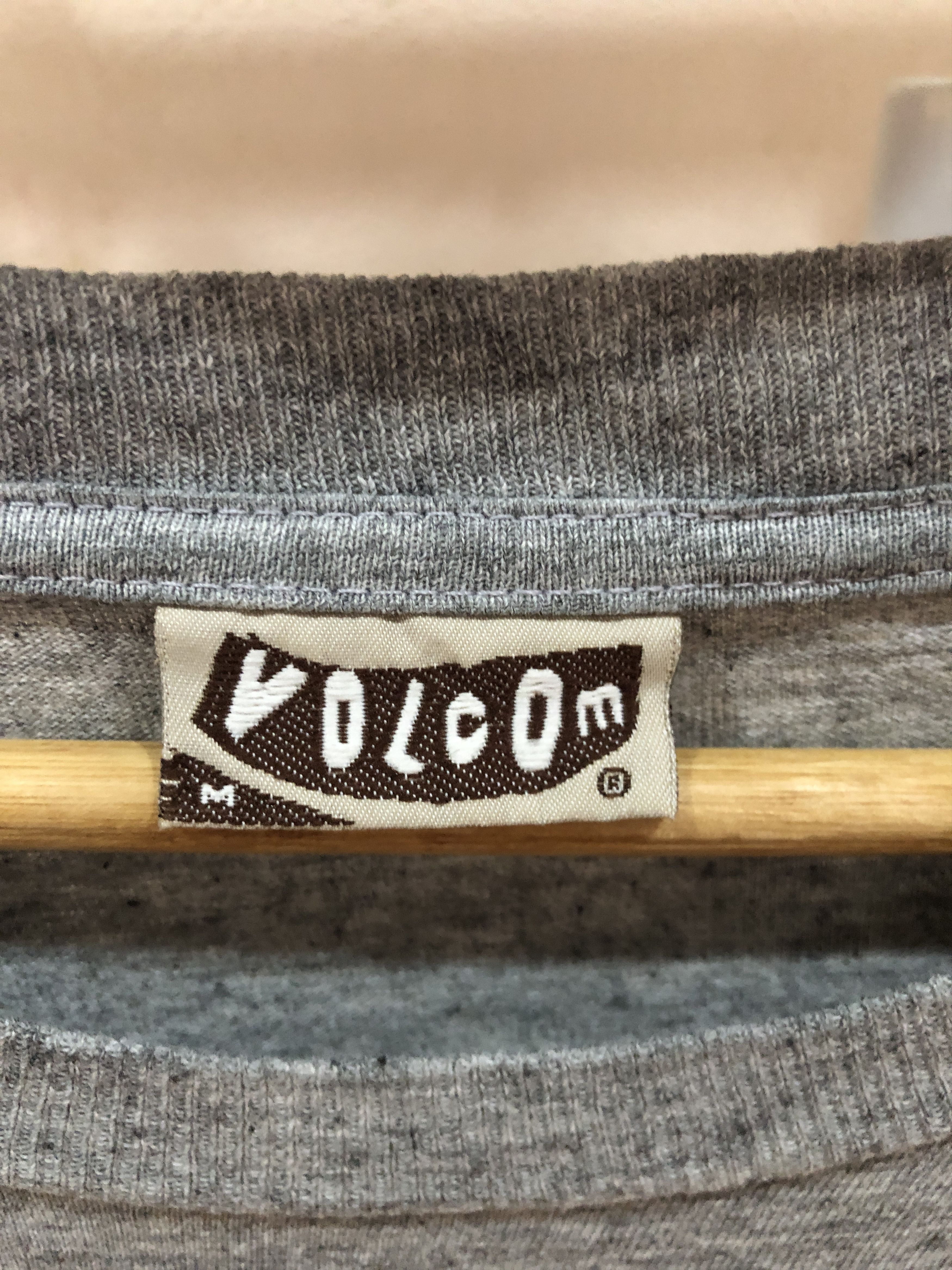 Volcom Vintage Volcom Graphic Iconic Logo Long Sleeve Tshirts Size US M / EU 48-50 / 2 - 5 Thumbnail