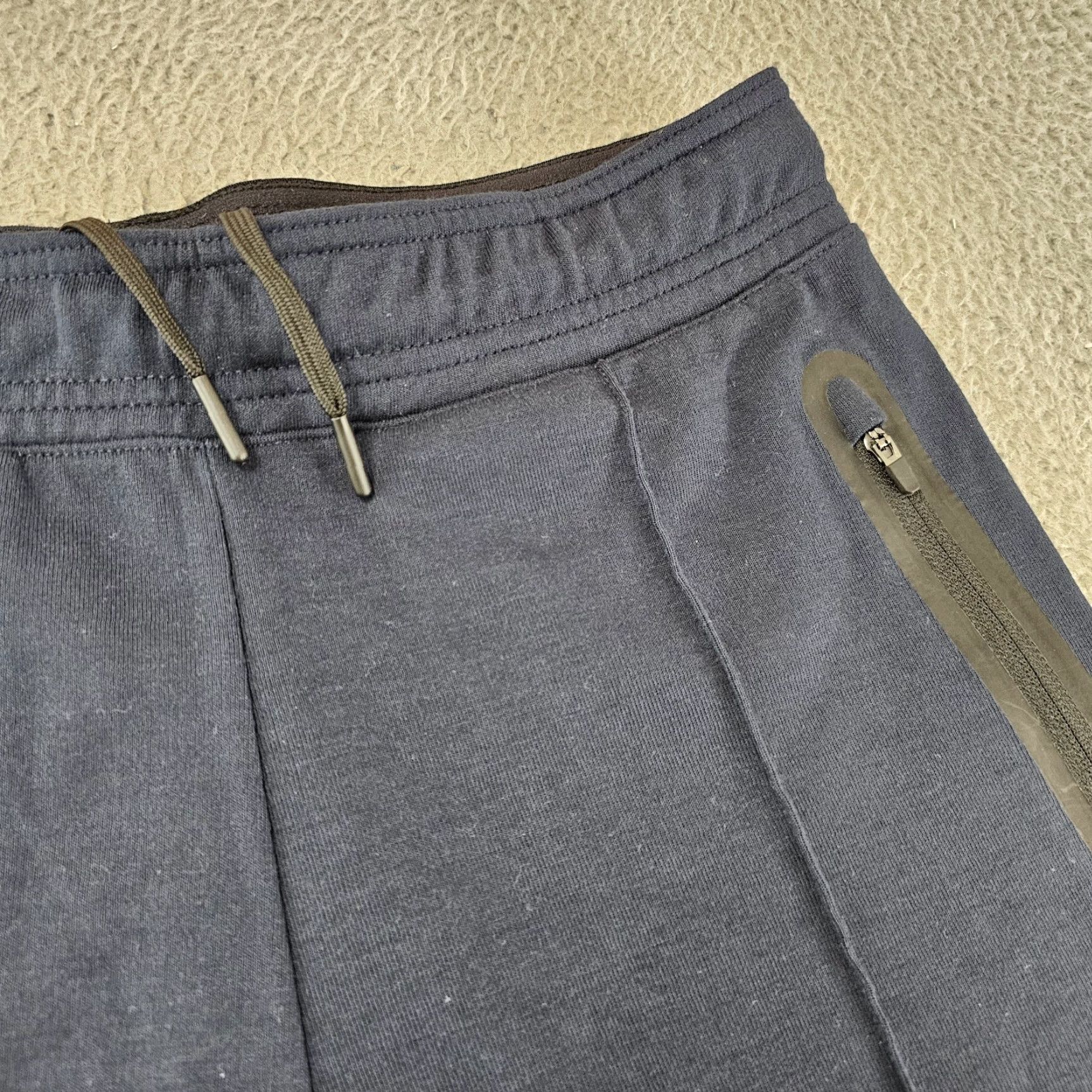 H&M H&M Shorts Mens Size S Navy Chino Jogger Lightweight Breathable Stretch Quick Dry Pockets Casual Workwear Summer Slim Regular Bib? Size US 29 - 3 Thumbnail