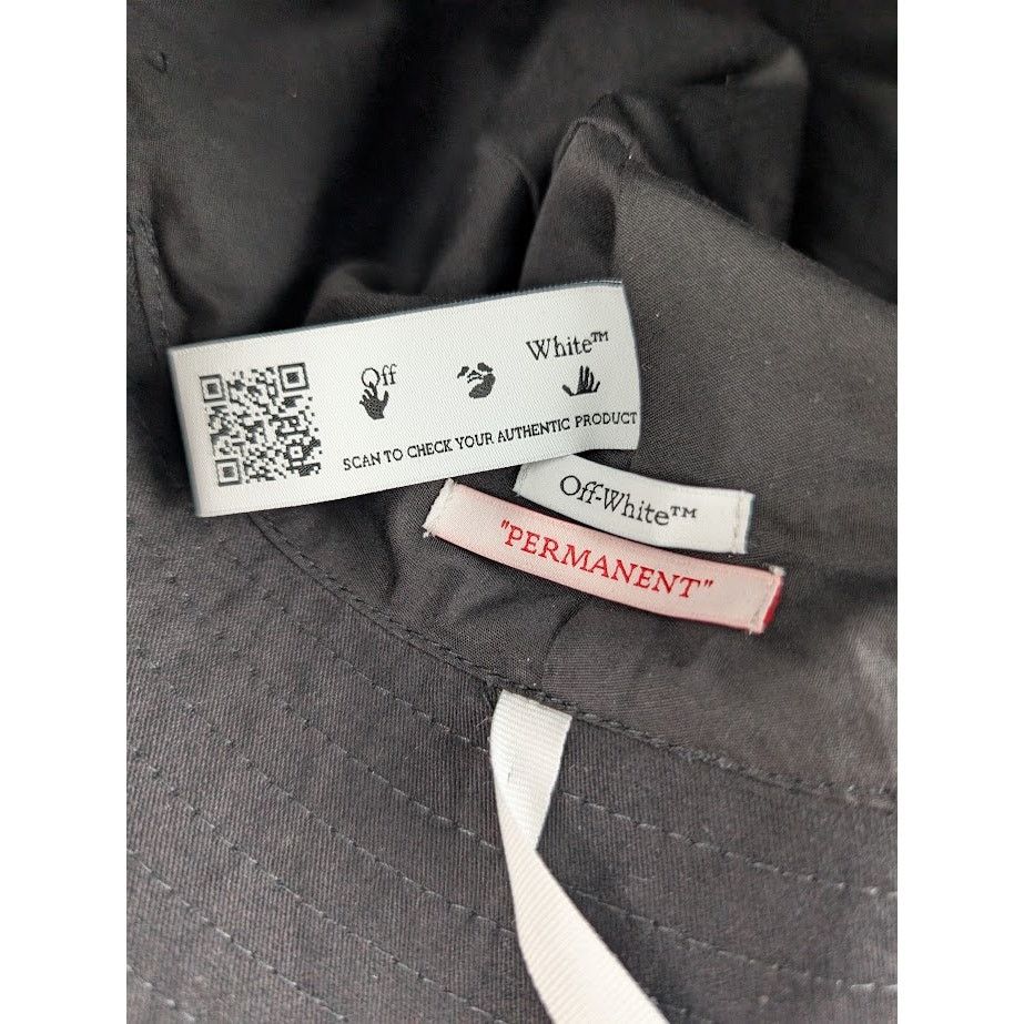 Off-White o1rshd1 Size : OS / Helvetica Bucket Hat in Black / White Size ONE SIZE - 6 Thumbnail