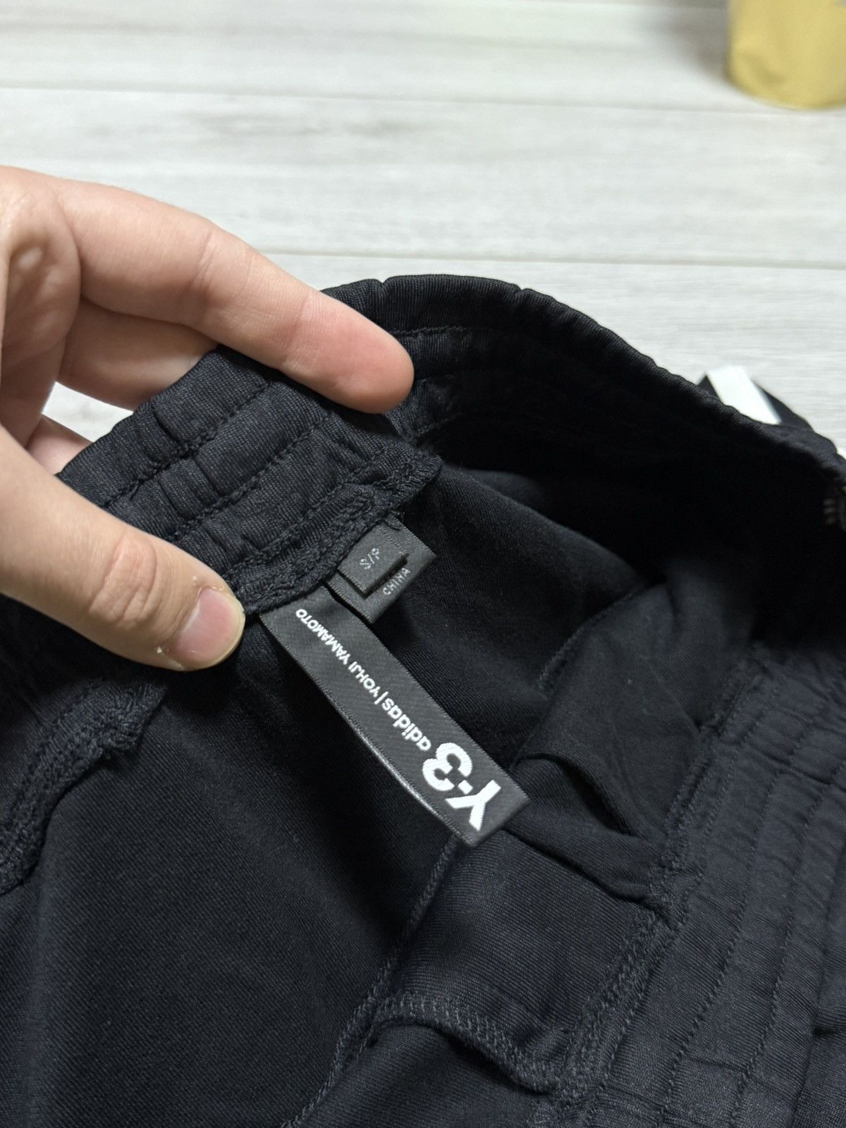 Y-3 Y-3 wide cropped stripes pants pocket logo Size US 32 / EU 48 - 5 Thumbnail