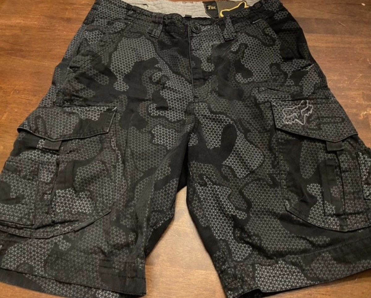 Fox Racing Fox Racing Black Camo Cargo Shorts Size 30W LN Size US 30 / EU 46 - 1 Thumbnail