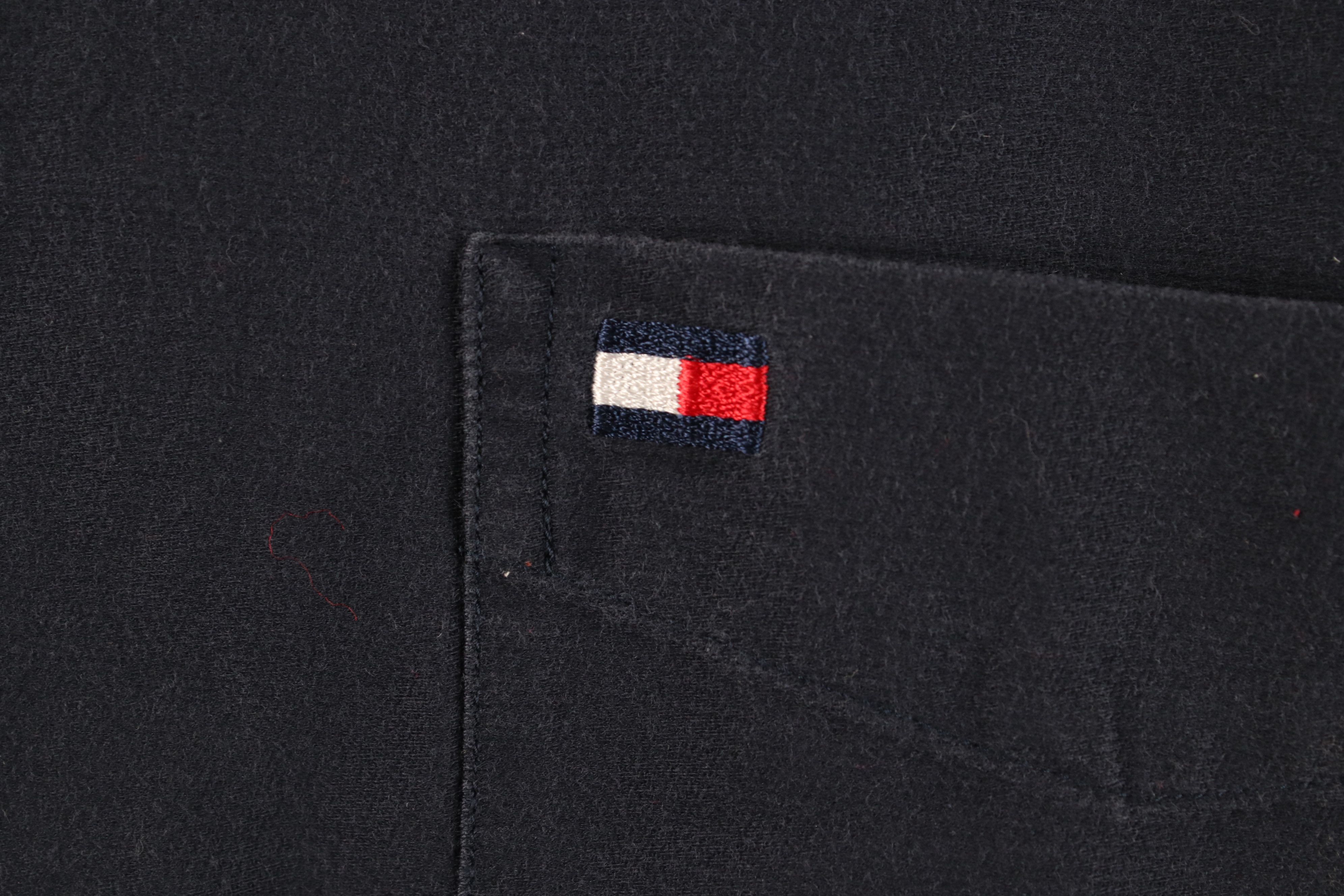 Tommy Hilfiger Vintage 90s Tommy Hilfiger Looped Collar Button Shirt Size US XL / EU 56 / 4 - 4 Thumbnail
