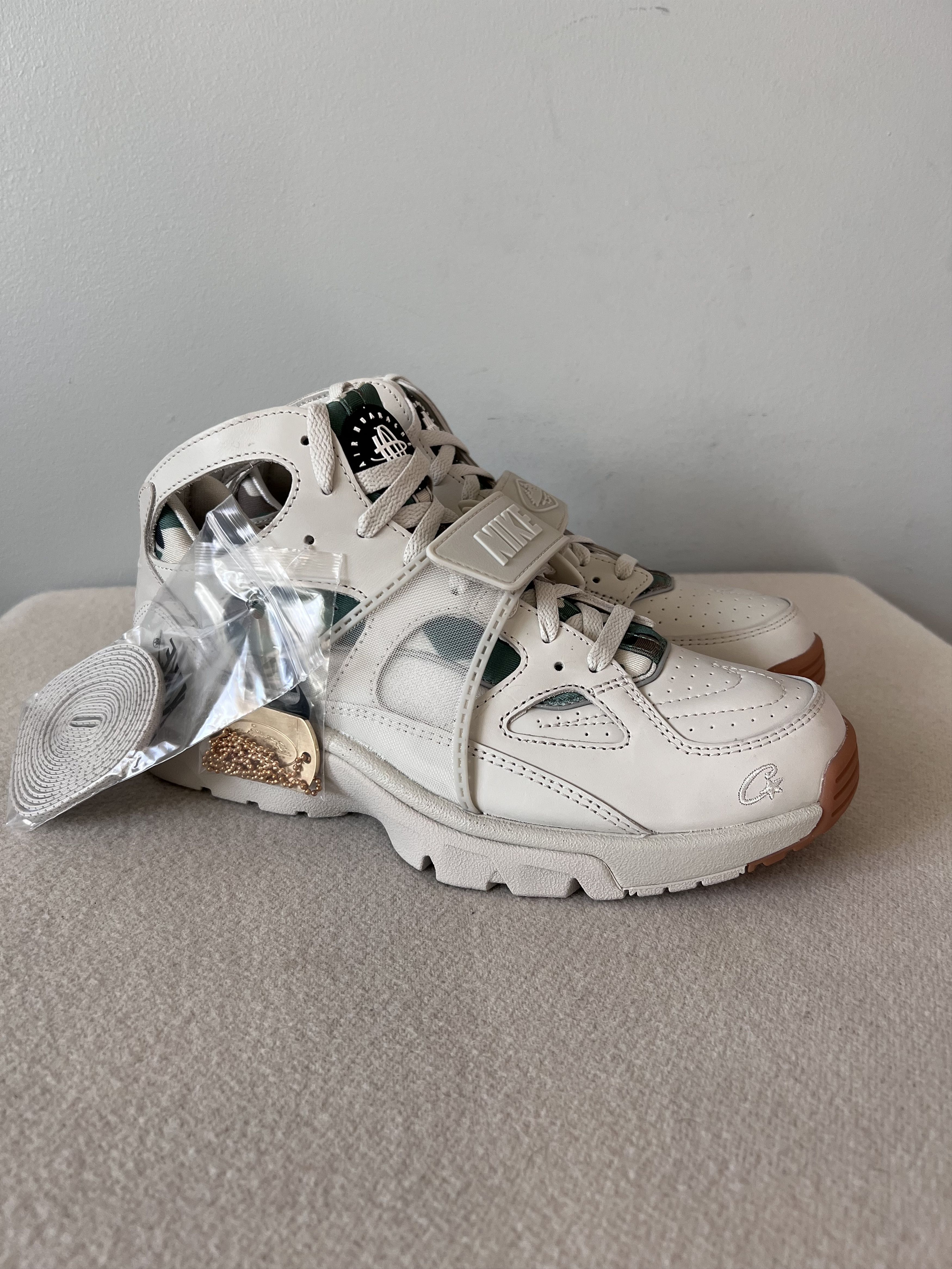 Corteiz Nike Air Trainer Huarache SP in Light Bone