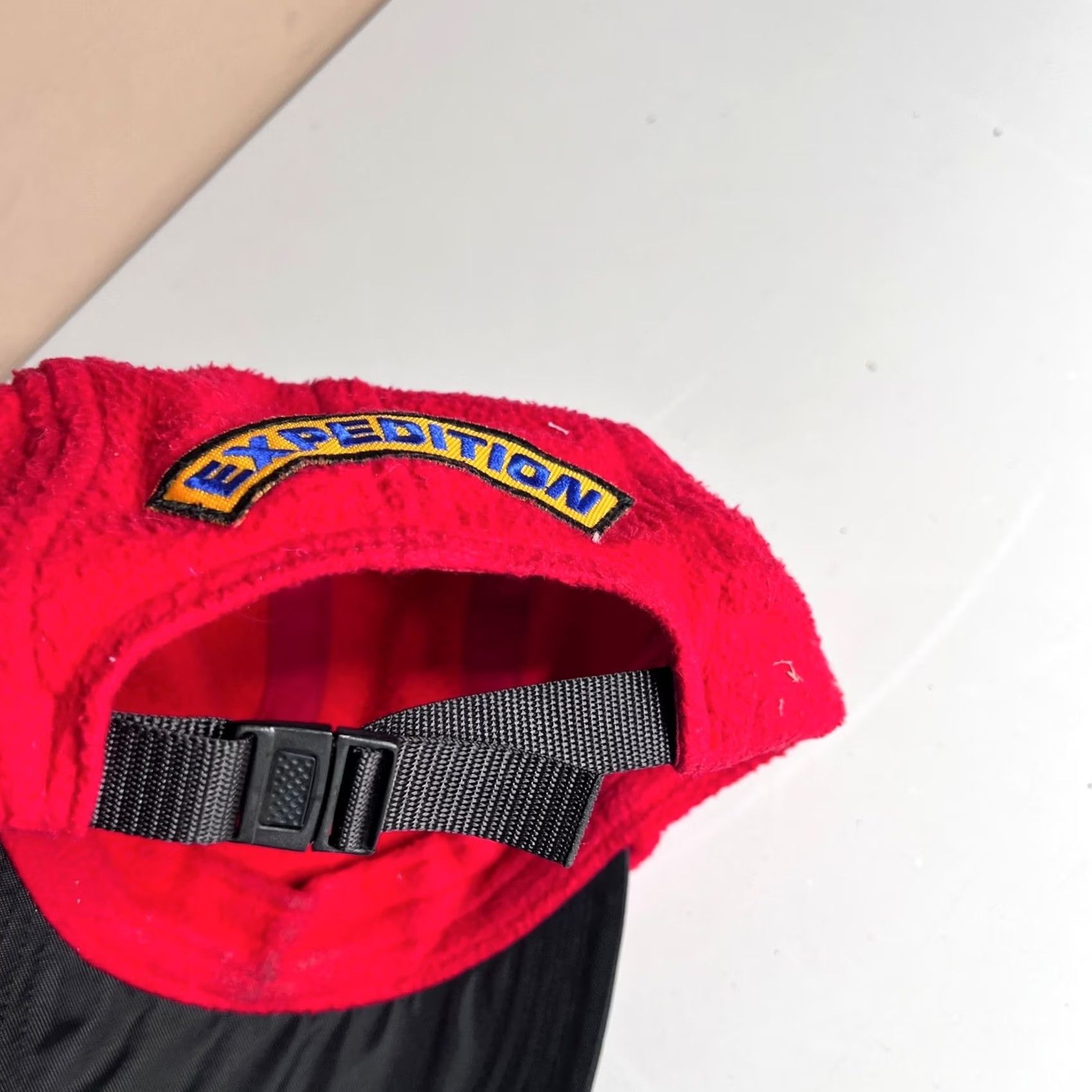 Tommy Hilfiger VINTAGE Tommy Hilfiger Expedition 5 Panel Hat Red Black Made in USA Cap Mens One Size Adjustable Fleece Nylon Winter 90s Cap Size US M / EU 48-50 / 2 - 2 Thumbnail