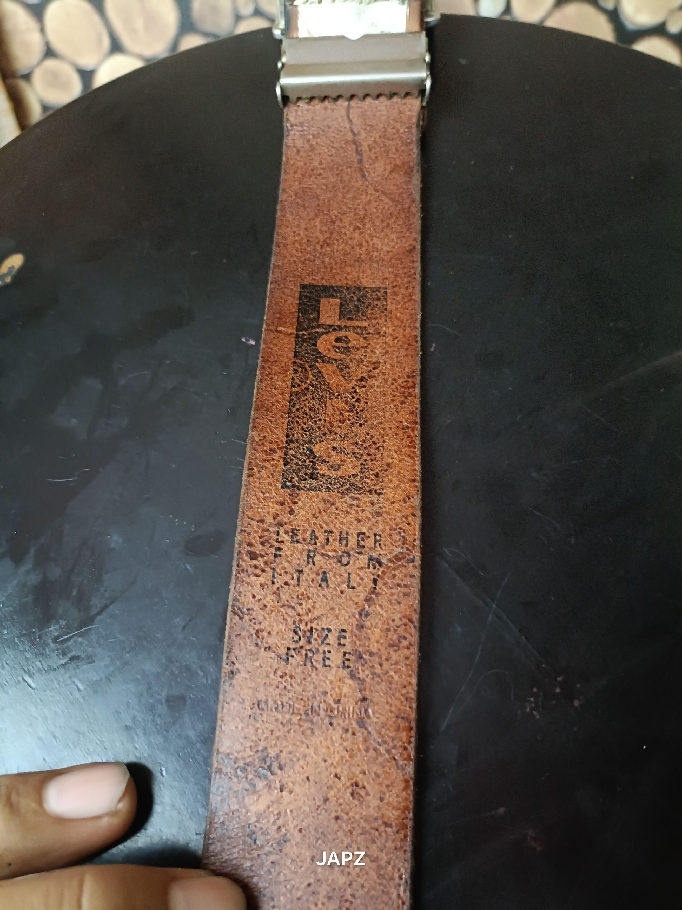 Levi's Vintage Levi Strauss broken white leather belt Size 34 - 4 Thumbnail