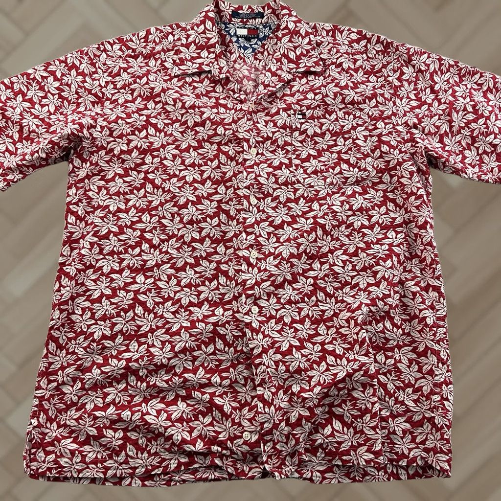 Tommy Hilfiger VINTAGE Tommy Hilfiger Seersucker Floral Hawaiian Button Front Shirt Mens L Red Size US L / EU 52-54 / 3 - 1 Thumbnail
