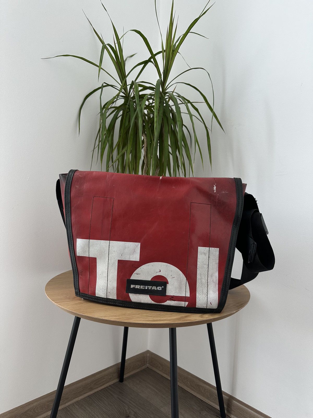 Freitag Vintage Freitag Lab A6 Red Shoulder Bag Size ONE SIZE - 4 Thumbnail