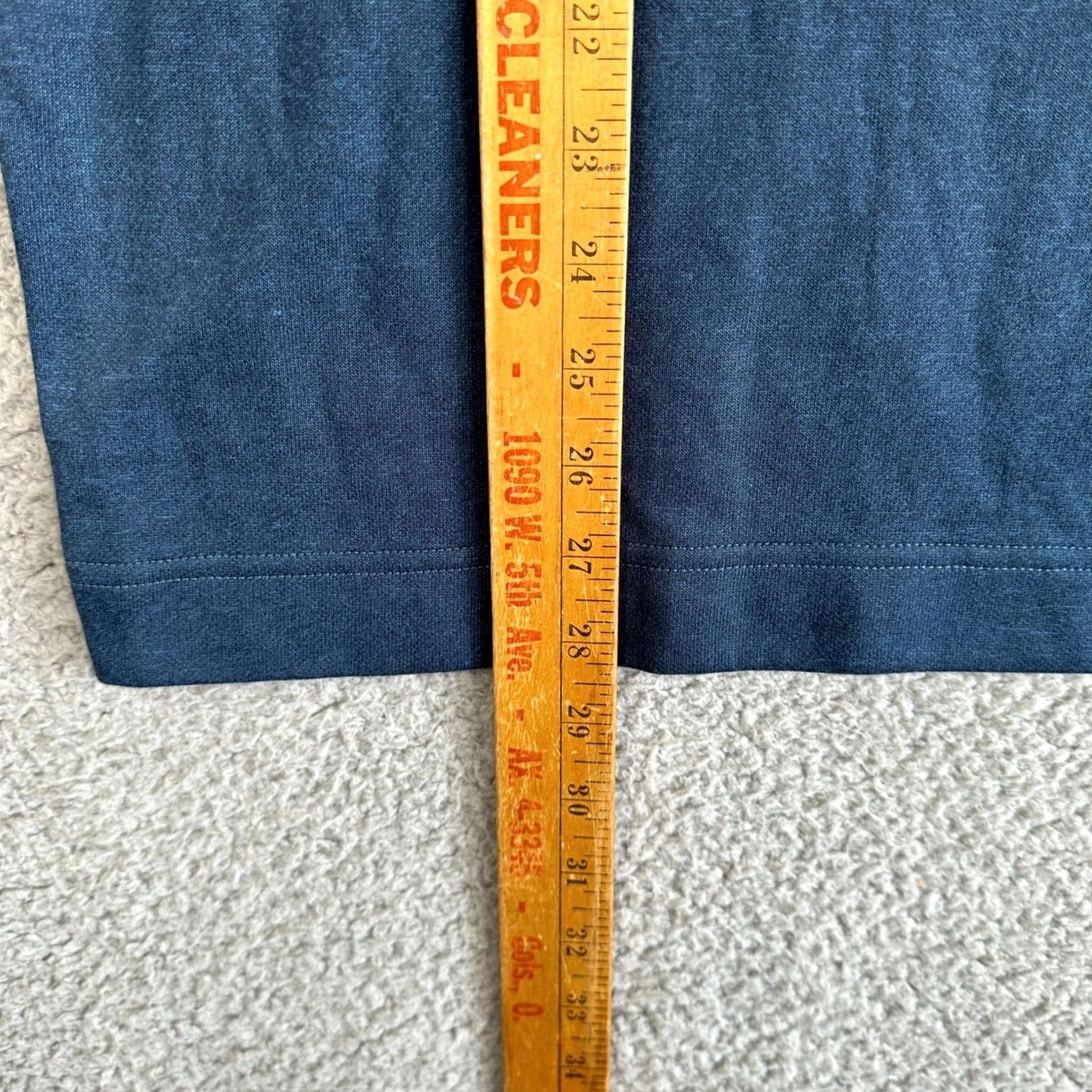 Van Heusen Van Heusen Never Tuck Sweatshirt Pullover Men Large Blue Classic Fit Button NEW Size US L / EU 52-54 / 3 - 7 Thumbnail