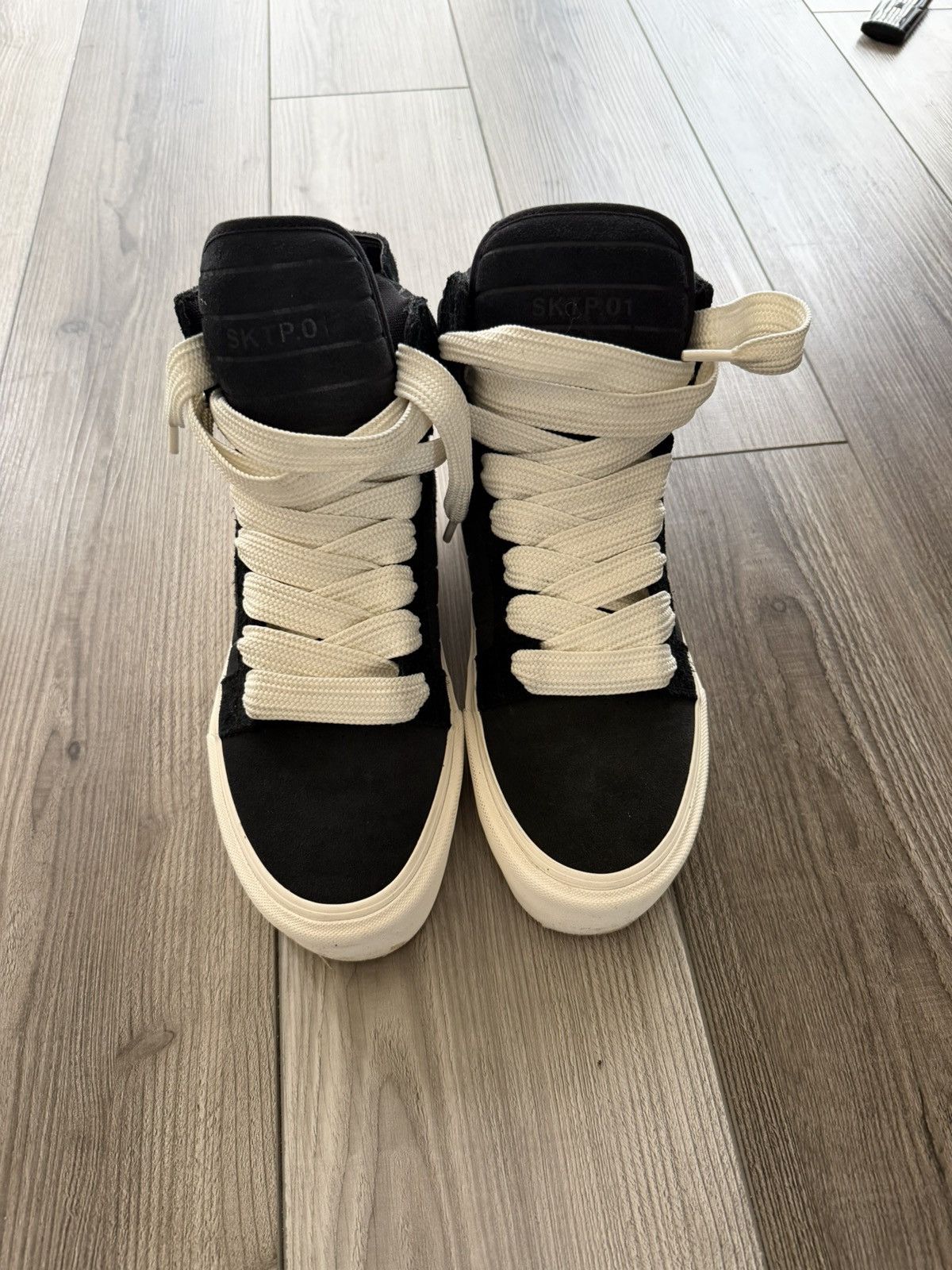 STRAYE Skate shoes Size US 10 / EU 43 - 1 Thumbnail