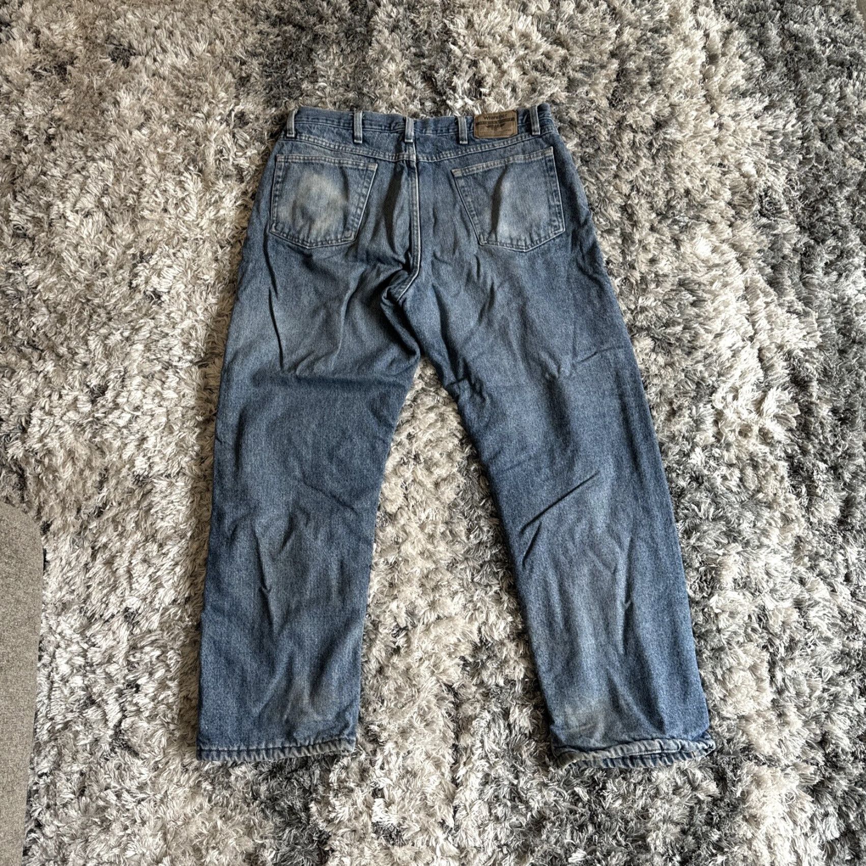 Wrangler Wrangler Jeans Men Blue Denim 36x30 Relaxed Fit Light Wash Casual Wear Straight Denim Fabric 28 Inseam Mens Size US 36 / EU 52 - 6 Thumbnail