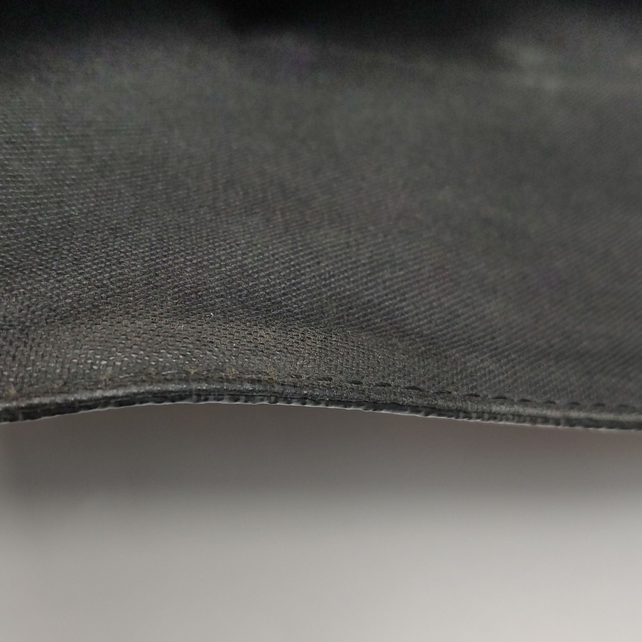 Louis Vuitton Louis Vuitton (LV) District leather checkerboard flap messe Size ONE SIZE - 1 Thumbnail