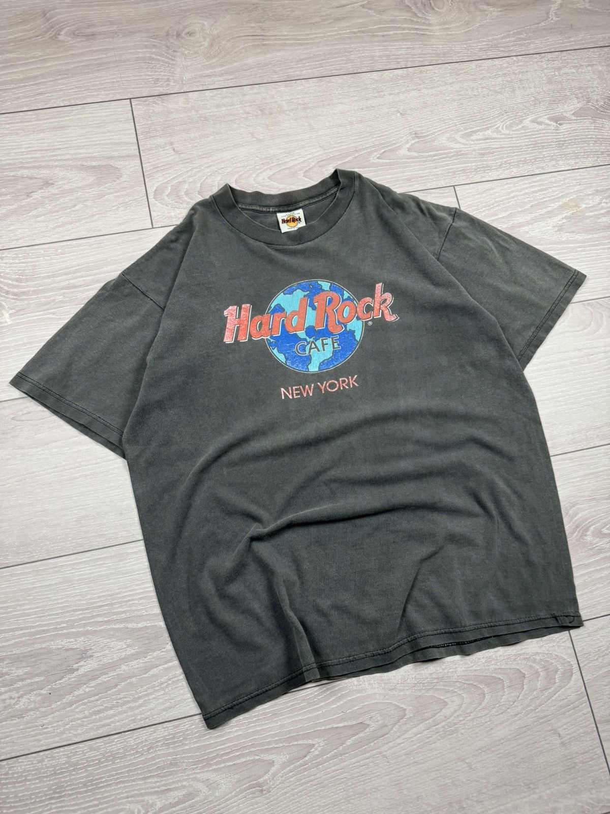 Hard Rock Cafe Vintage 90s Hard Rock Cafe New York City Faded Retro T shirt Size US L / EU 52-54 / 3 - 1 Thumbnail
