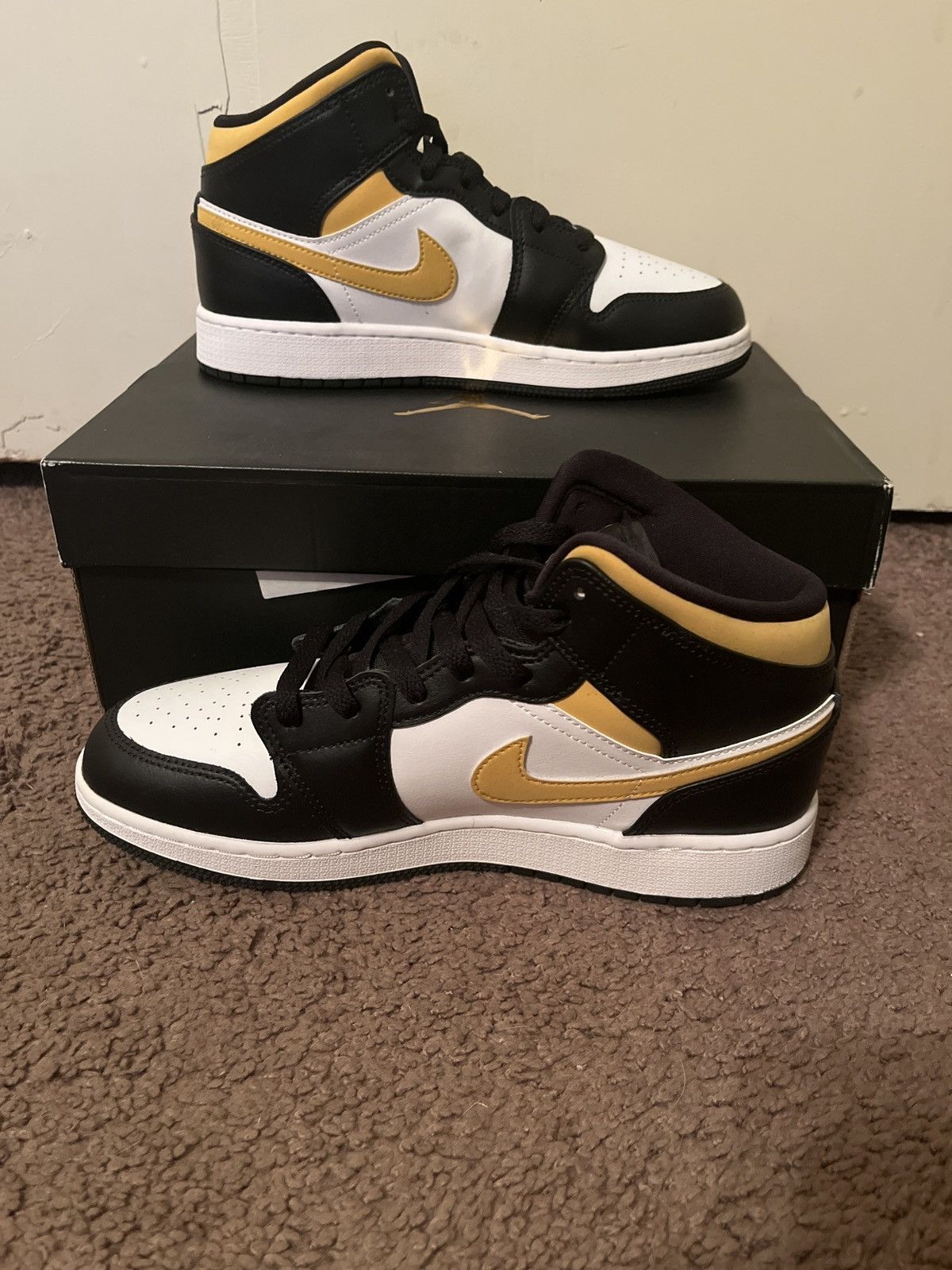 Jordan Brand × Nike Jordan 1 mid ‘pollen’ Size US 7 / EU 40 - 1 Thumbnail