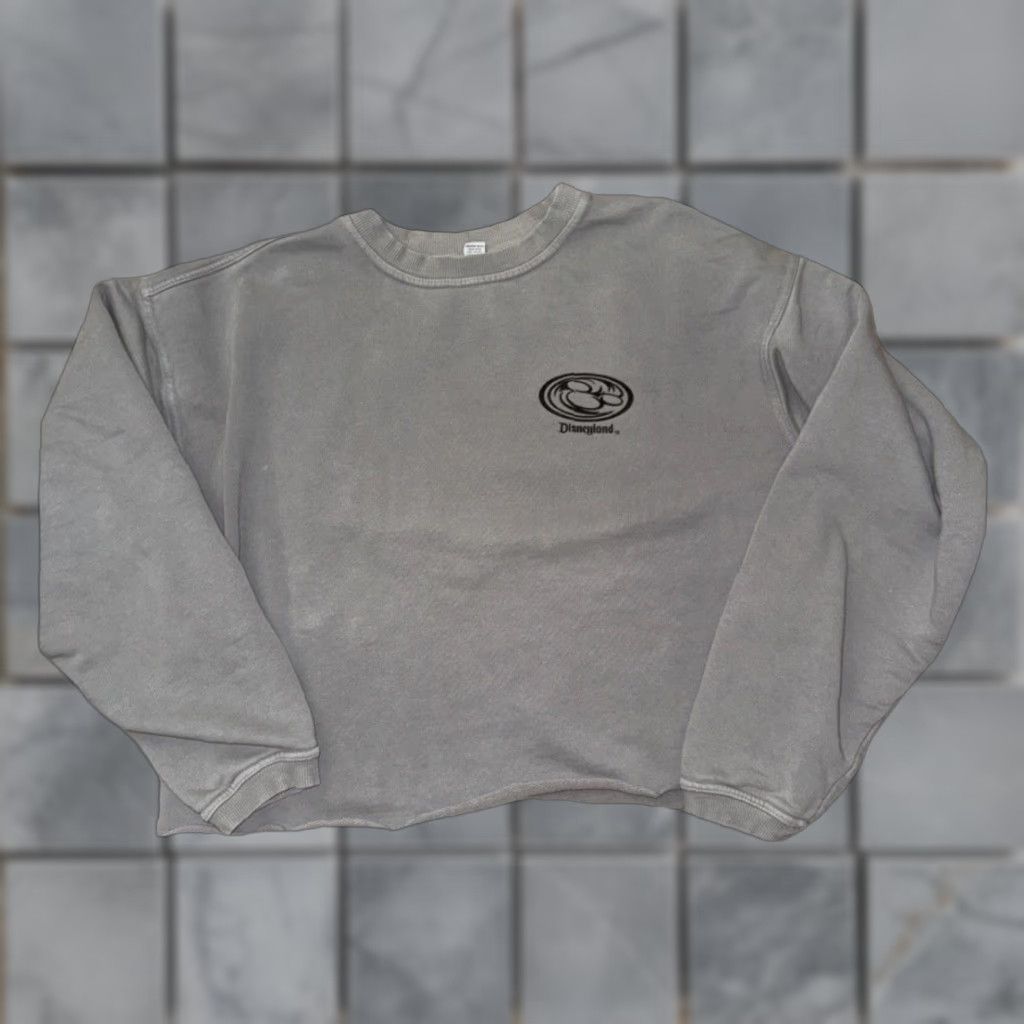 Disney VINTAGE Disney Mickey Mouse Surfing Cropped Crewneck Sweatshirt Gray Women’s Large 22x20 Size L / US 10 / IT 46 - 1 Thumbnail