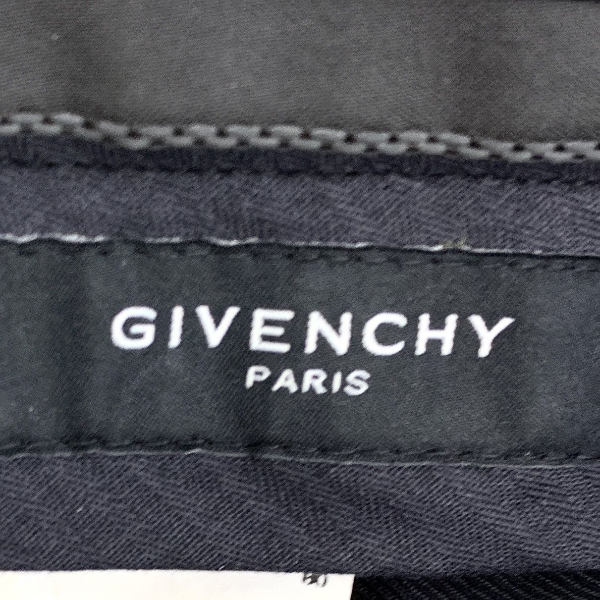 Givenchy Givenchy Silk Casual Shorts Madonna Embossed Design K26WX Size 28" / US 6 / IT 42 - 5 Thumbnail