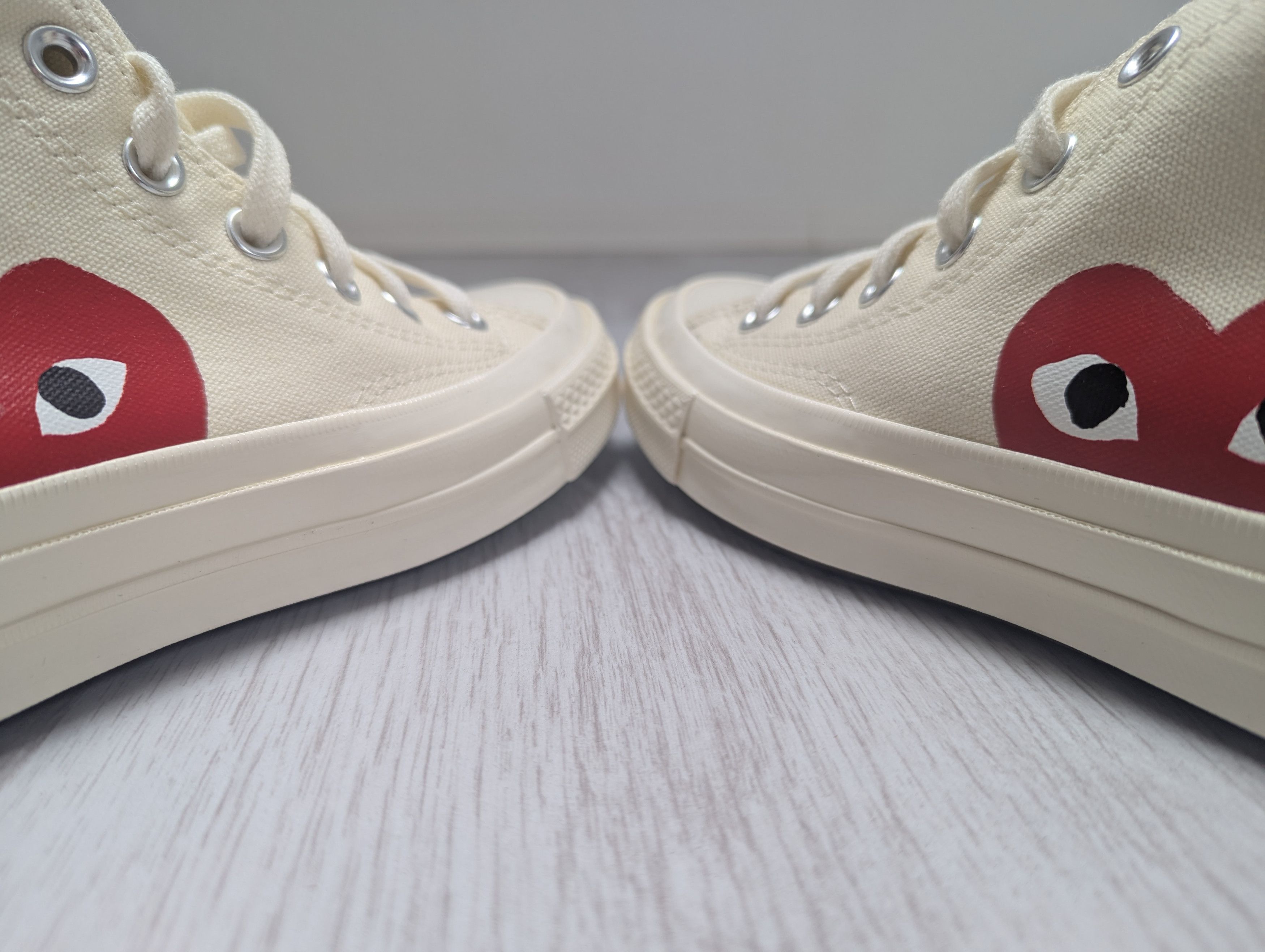 Comme des Garcons PLAY × Converse Converse Chuck Taylor All Star High White Cream Red Heart Size US 5 / IT 35 - 6 Thumbnail