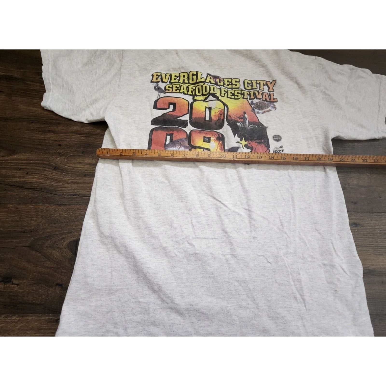 Gildan Mens L Everglades City Seafood Festival 2009 Double Sided T Shirt Distressed Size US L / EU 52-54 / 3 - 2 Thumbnail