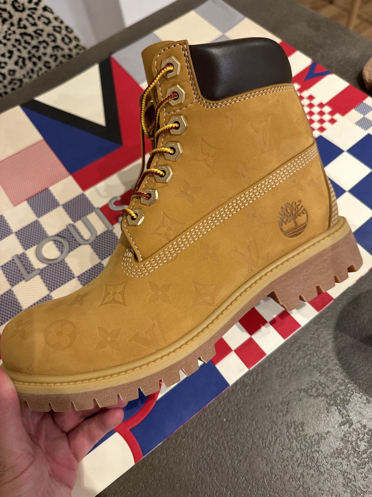 Louis Vuitton × Timberland Louis Vuitton ANKLE BOOT TIMBERLAND Size US 7 / EU 40 - 5 Thumbnail