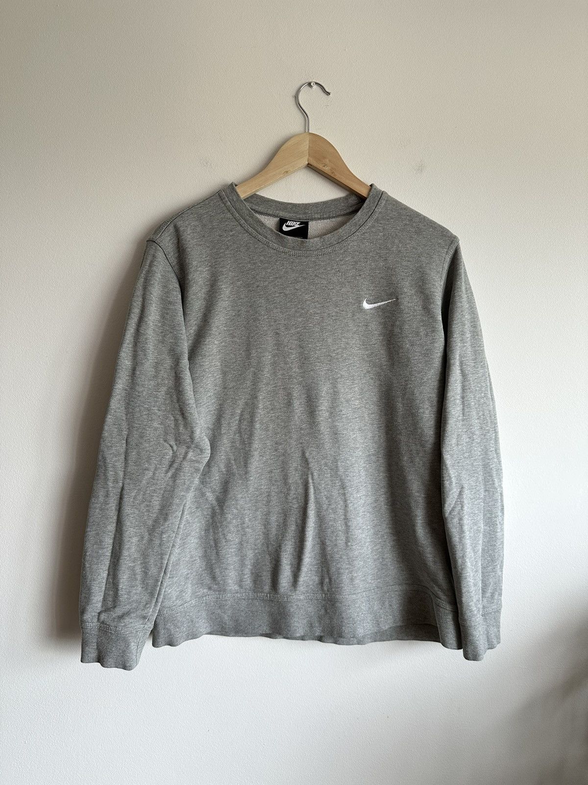 Nike Nike sweatshirt small Swoosh classic streetwear Size US M / EU 48-50 / 2 - 1 Thumbnail
