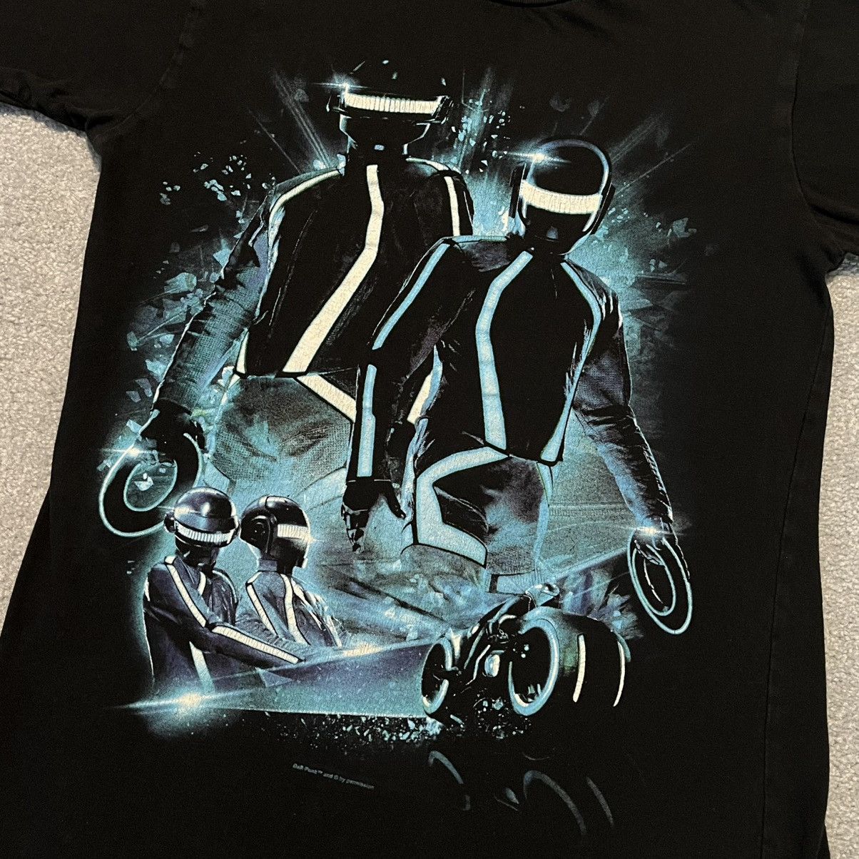 Disney × Vintage Vintage Disney Tron Legacy Daft Punk Movie Promo Graphic Tee Size US S / EU 44-46 / 1 - 2 Thumbnail
