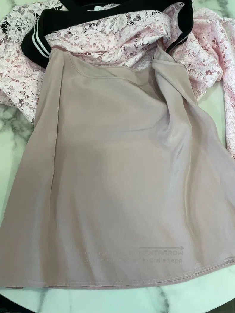 Valentino Valentino Pink lace top Size L / US 10 / IT 46 - 7 Thumbnail