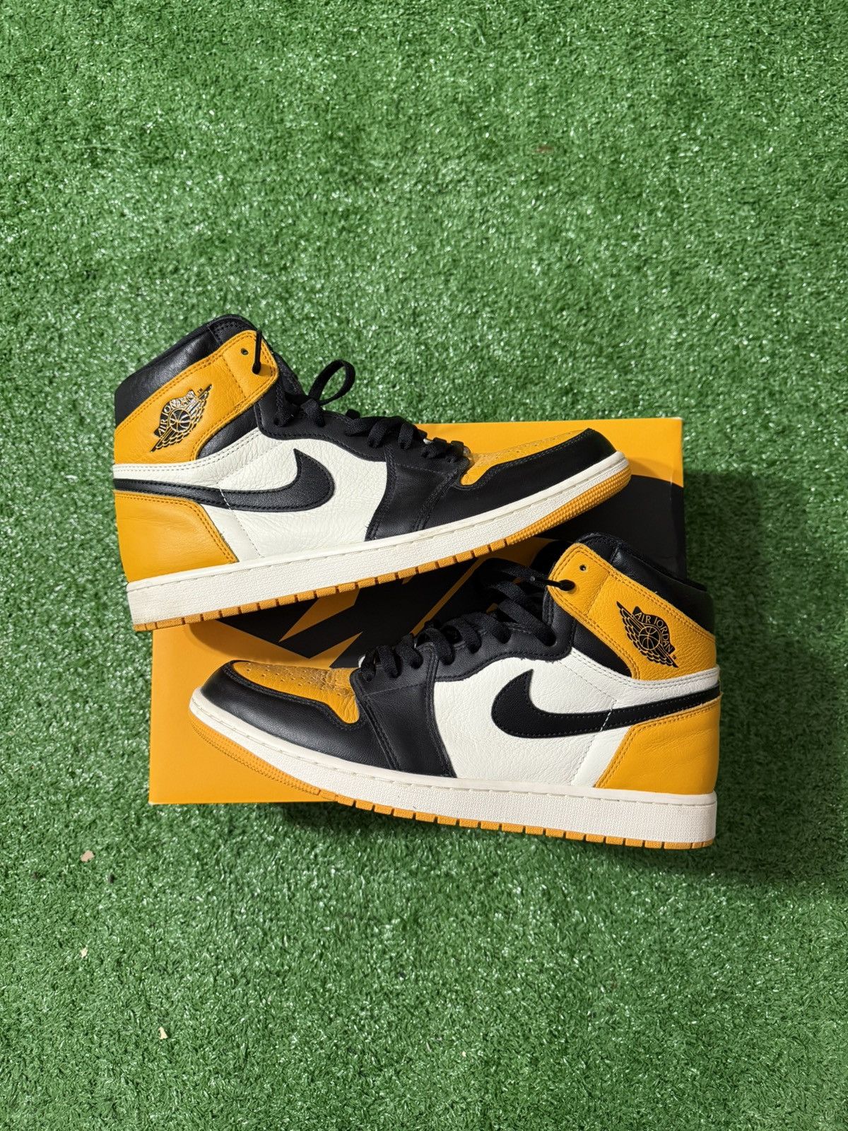 Nike Air Jordan 1 Retro High OG 'Yellow Toe' Size US 13 / EU 46 - 6 Thumbnail