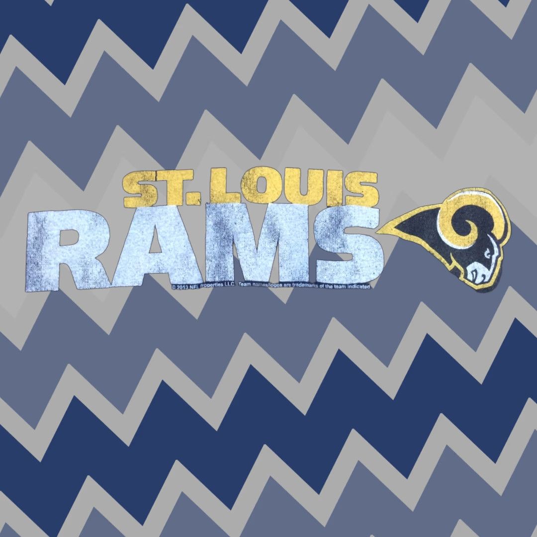 Vintage St Louis Rams Football Women's V Neck T Shirt Sz M NWOT Tee - LA Size M / US 6-8 / IT 42-44 - 1 Thumbnail