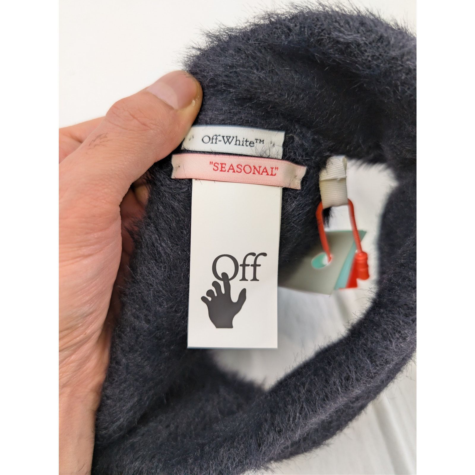 Off-White o1rshd1 Size: OS / Bounce Ski Headband in black faux-fur Size ONE SIZE - 11 Thumbnail