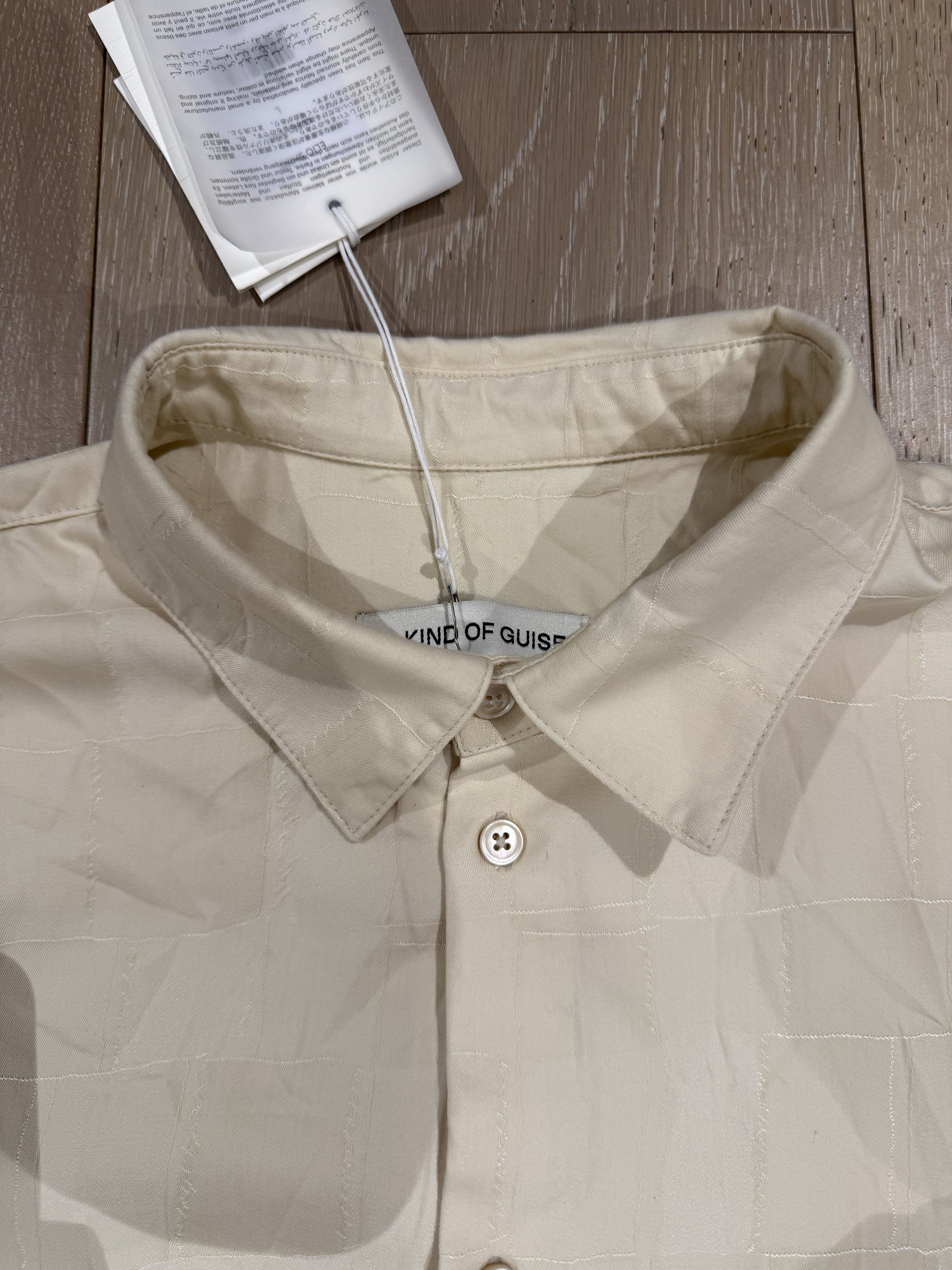 A Kind Of Guise 💚 SS24 A Kind Of Guise Elio Shirt Cubed Ivory Large NEW Size US L / EU 52-54 / 3 - 10 Thumbnail