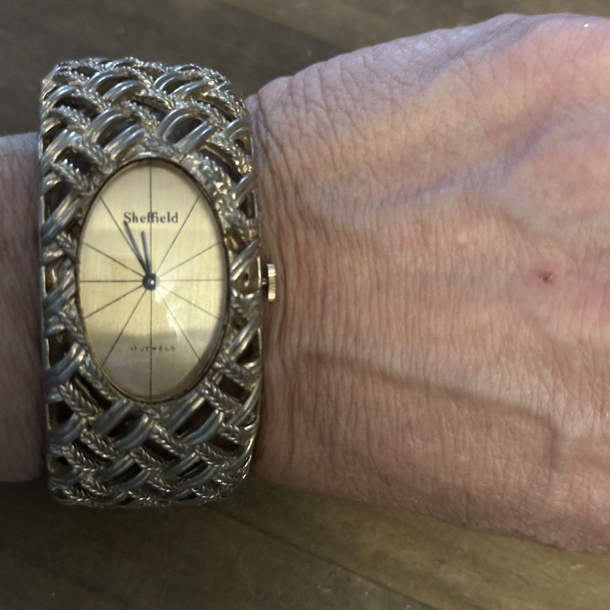 Vintage Vintage Sheffield 17 Jewels wide basketweave cuff watch Size ONE SIZE - 5 Thumbnail