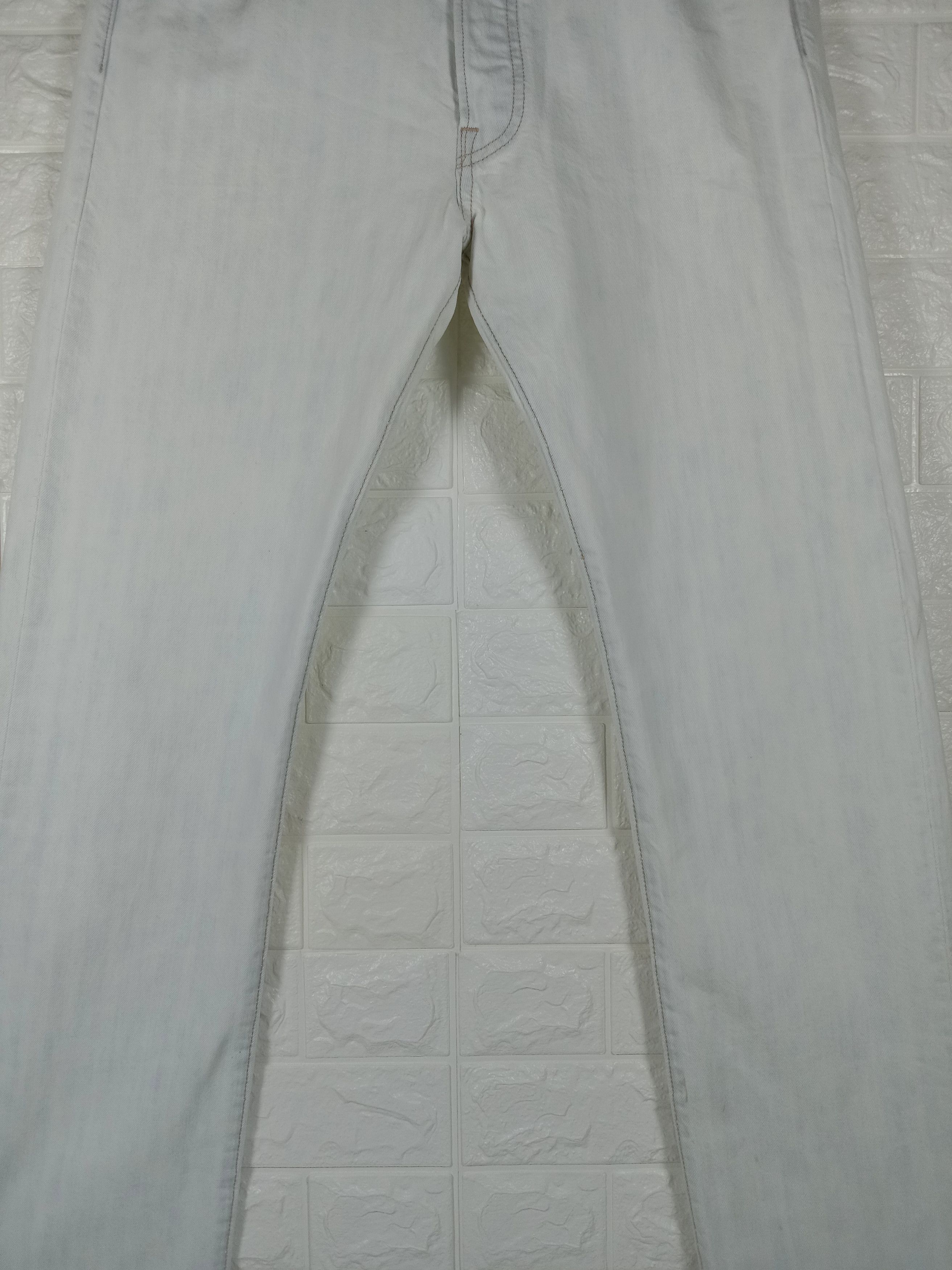 Levi's Vintage Levi's 501 Jeans Light Wash Denim Size US 32 / EU 48 - 3 Thumbnail