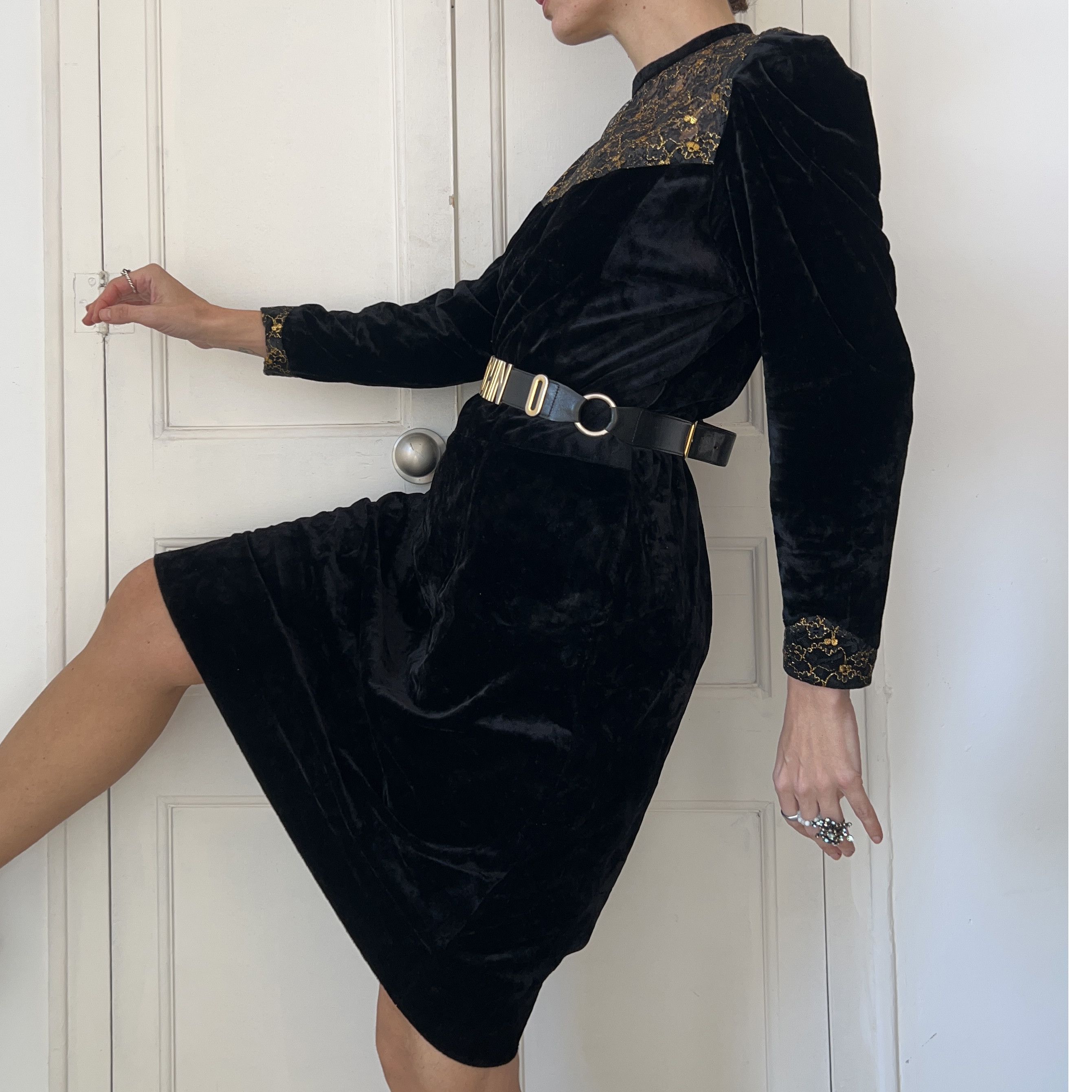 Vintage Vintage 90s Black Velvet Dress Size L / US 10 / IT 46 - 5 Thumbnail