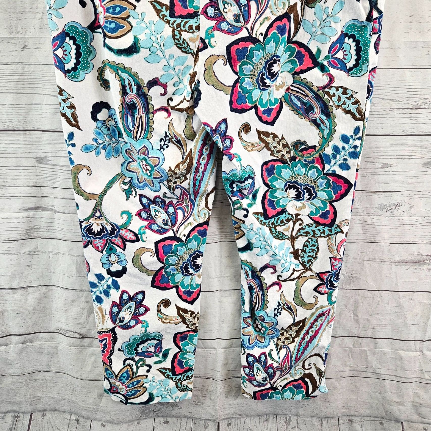 Vintage Chico's Womens So Slimming Crop Pants Sz 6 Blue Pink Floral Pull On Mid Rise Cropped Size 28" / US 6 / IT 42 - 5 Thumbnail